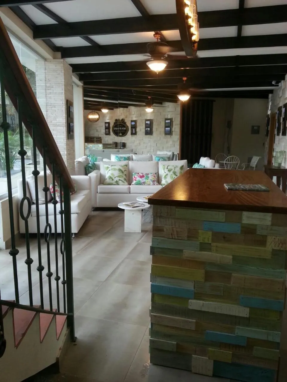 Lobby or reception in MON Hotel Boutique