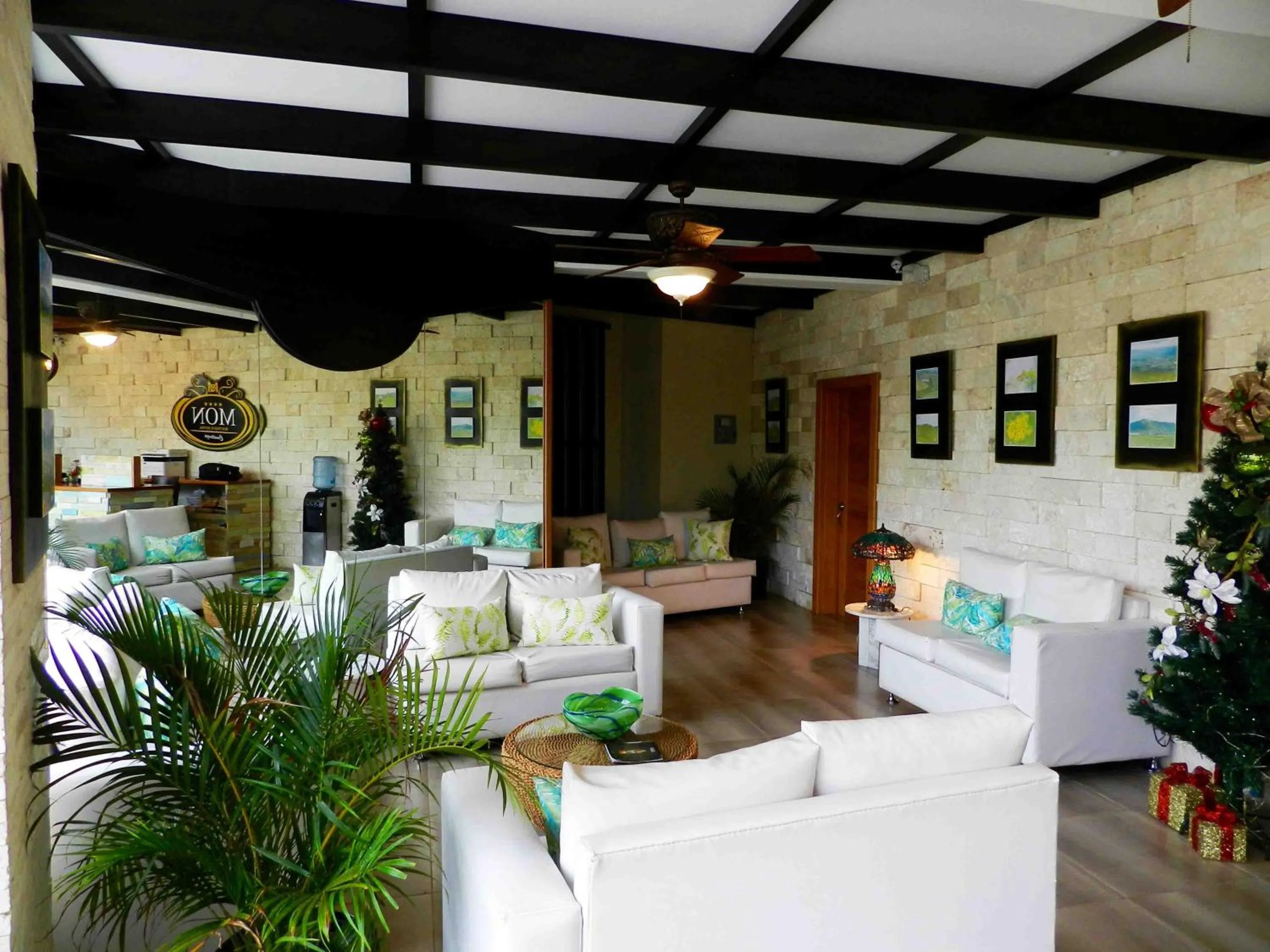 Living room in MON Hotel Boutique