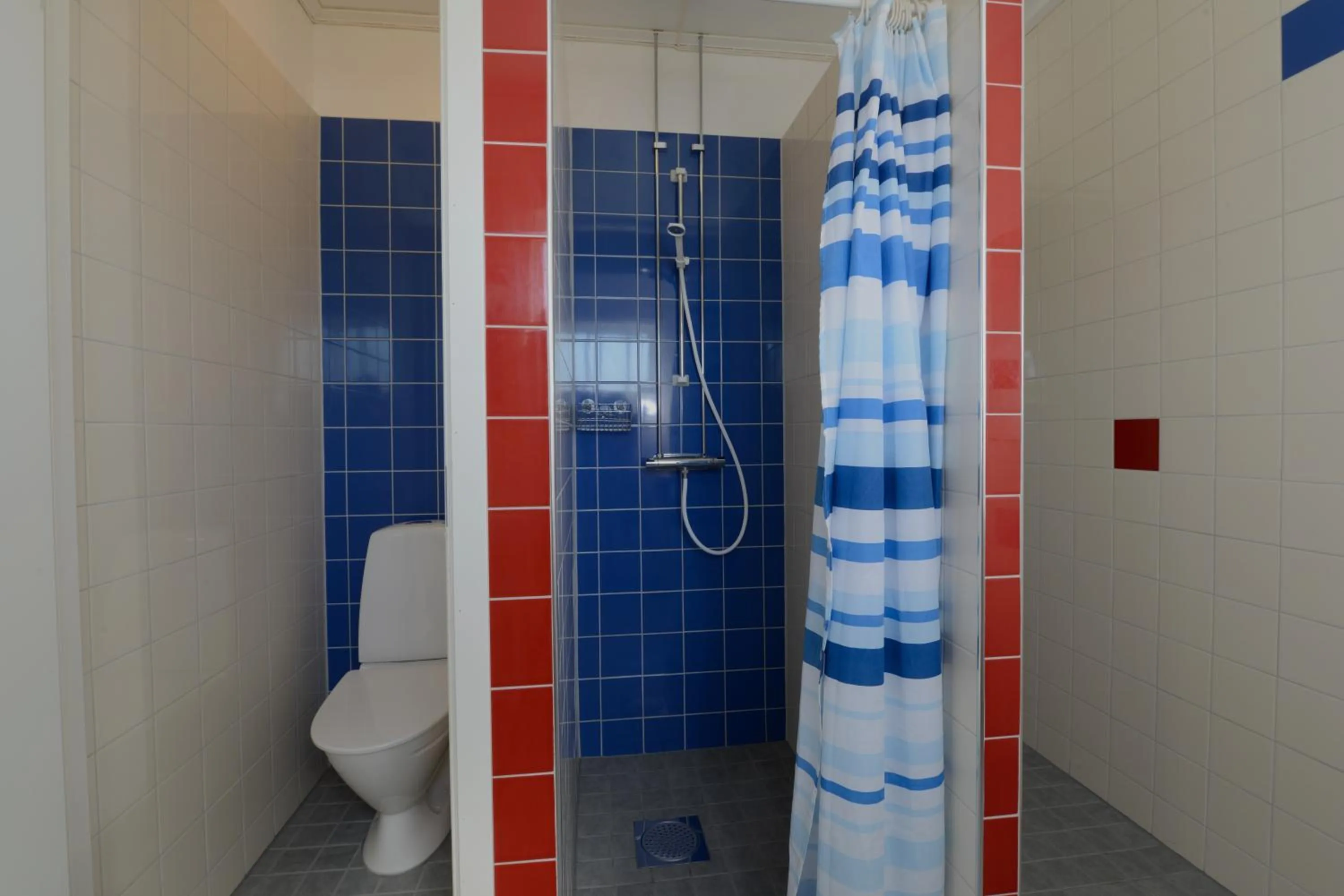 Shower in STF Bunge Hostel