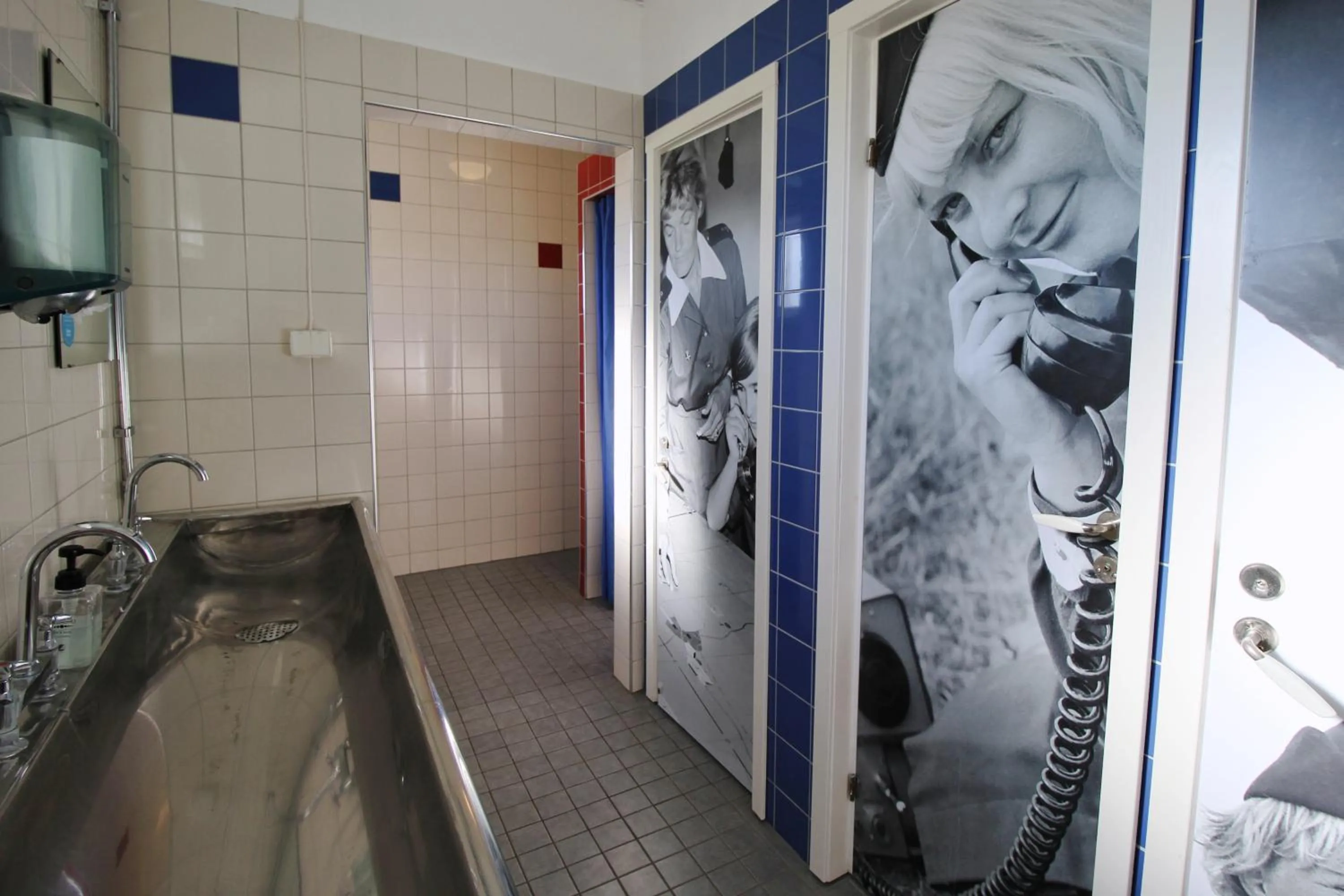 Shower in STF Bunge Hostel