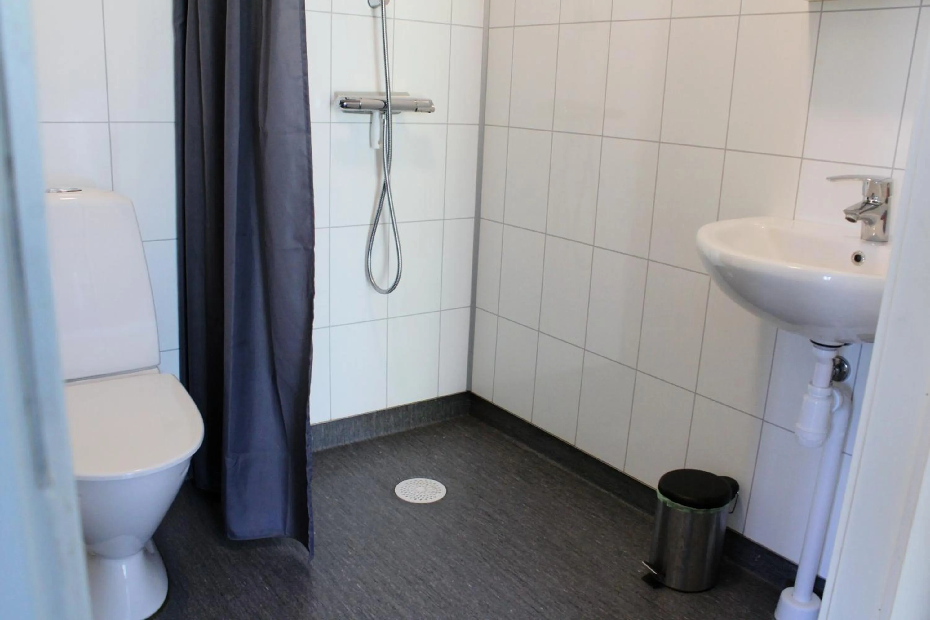 Shower in STF Bunge Hostel