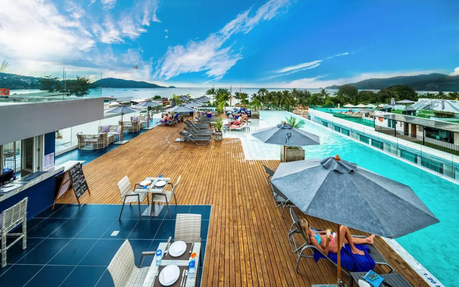 Property building in Hotel Clover Patong Phuket - SHA Plus Property building in Hotel Clover Patong Phuket - SHA Plus