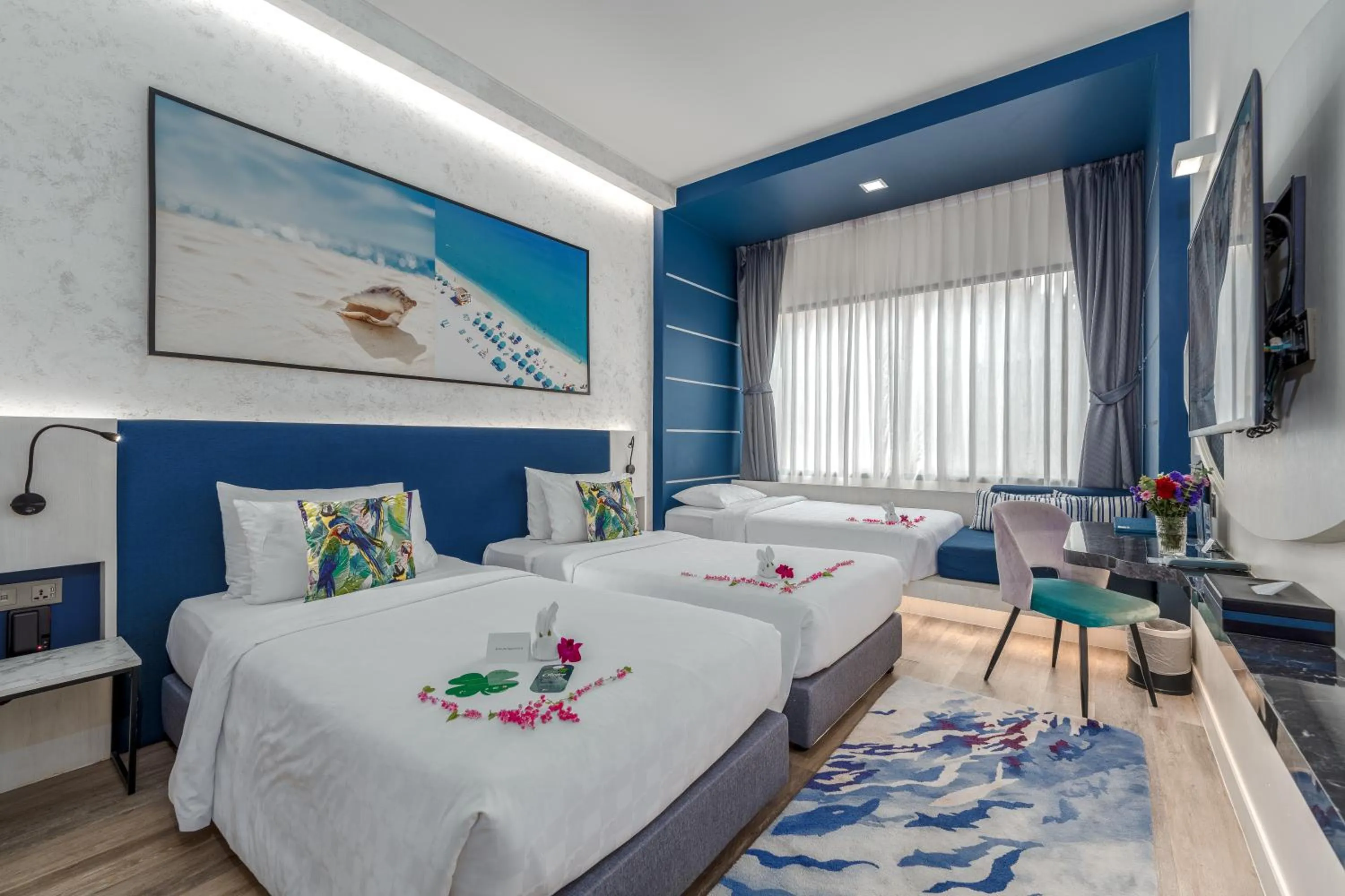 Bedroom, Bed in Hotel Clover Patong Phuket - SHA Plus