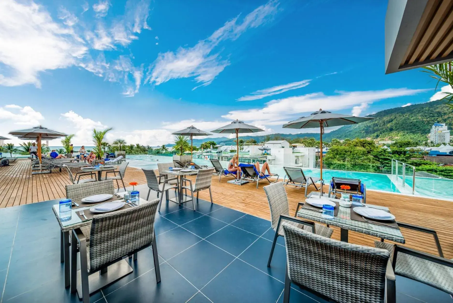 Property building in Hotel Clover Patong Phuket - SHA Plus Property building in Hotel Clover Patong Phuket - SHA Plus