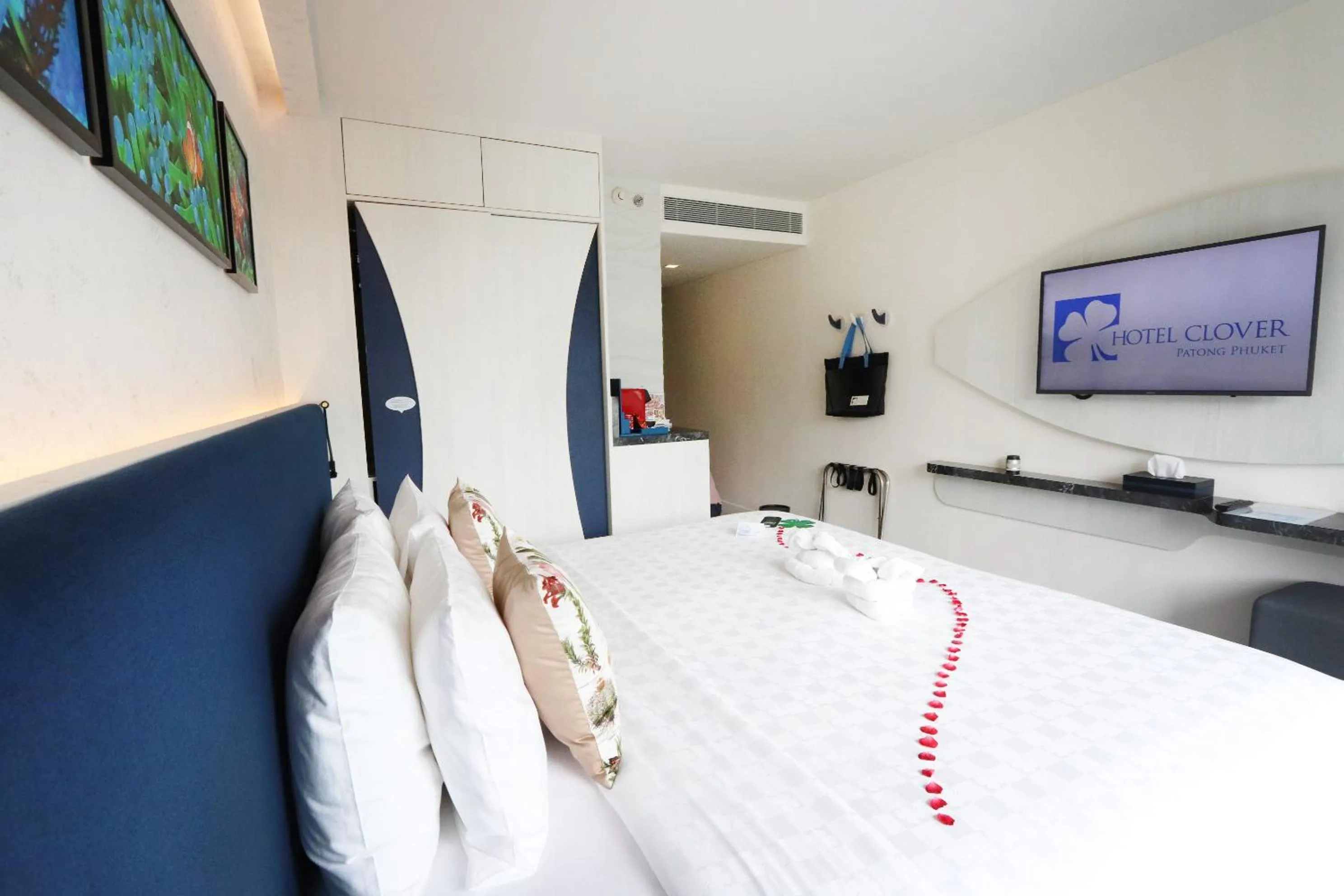 Bed in Hotel Clover Patong Phuket - SHA Plus