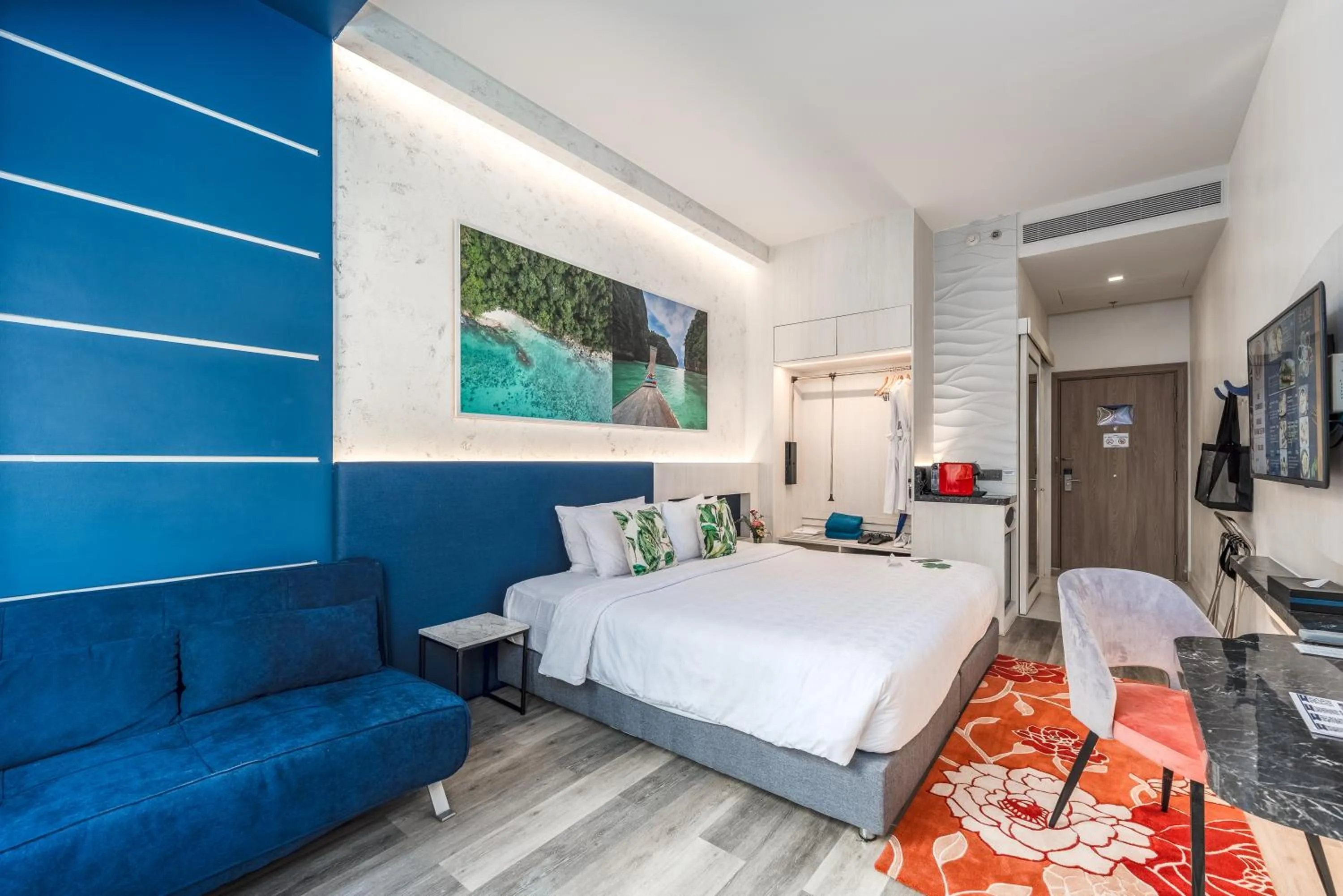 acessibility, Bed in Hotel Clover Patong Phuket - SHA Plus