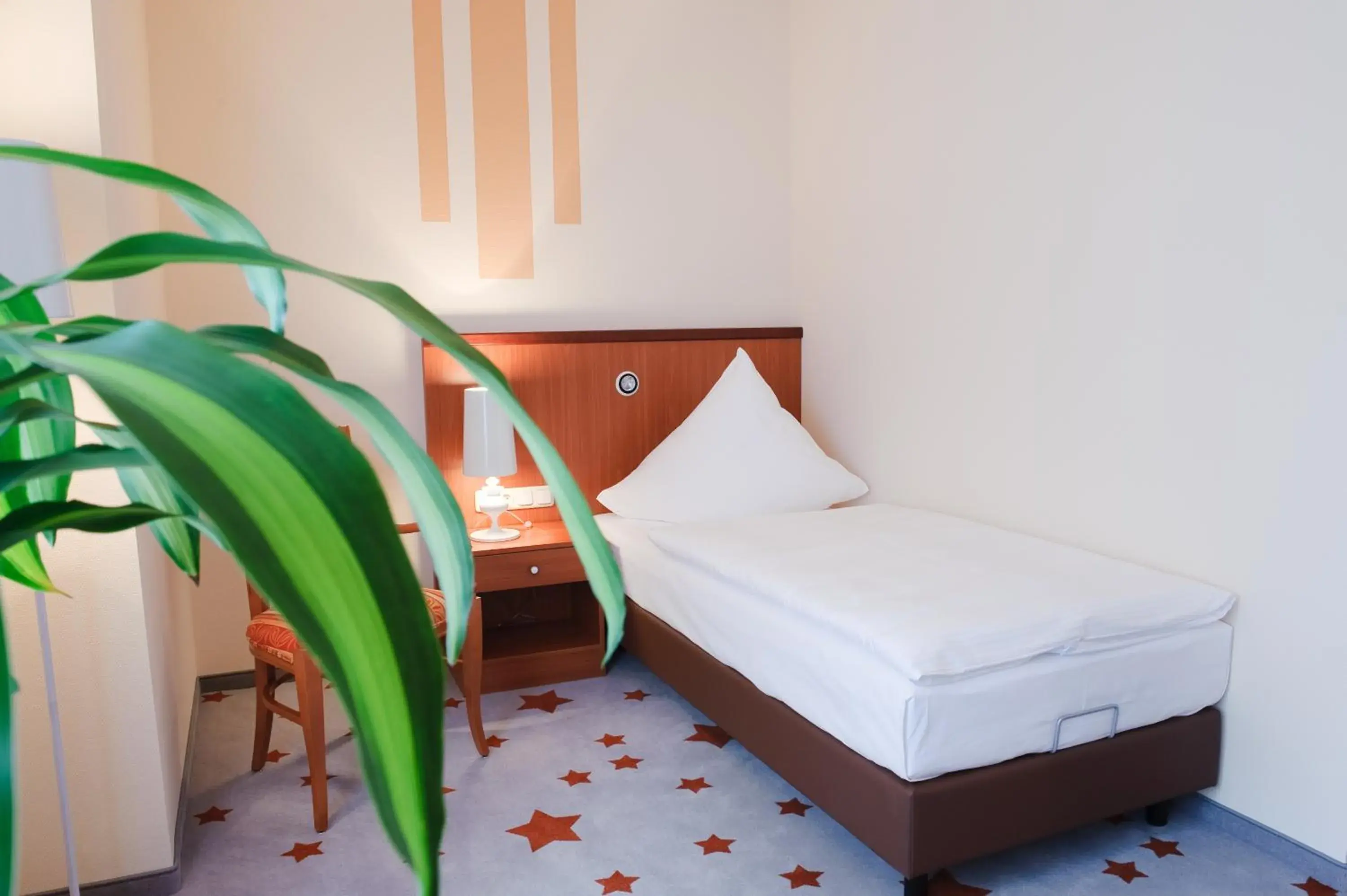 Photo of the whole room, Bed in Stadthotel Stern Photo of the whole room, Bed in Stadthotel Stern