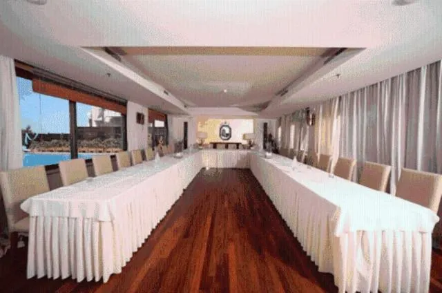 Business facilities in Mati Hotel