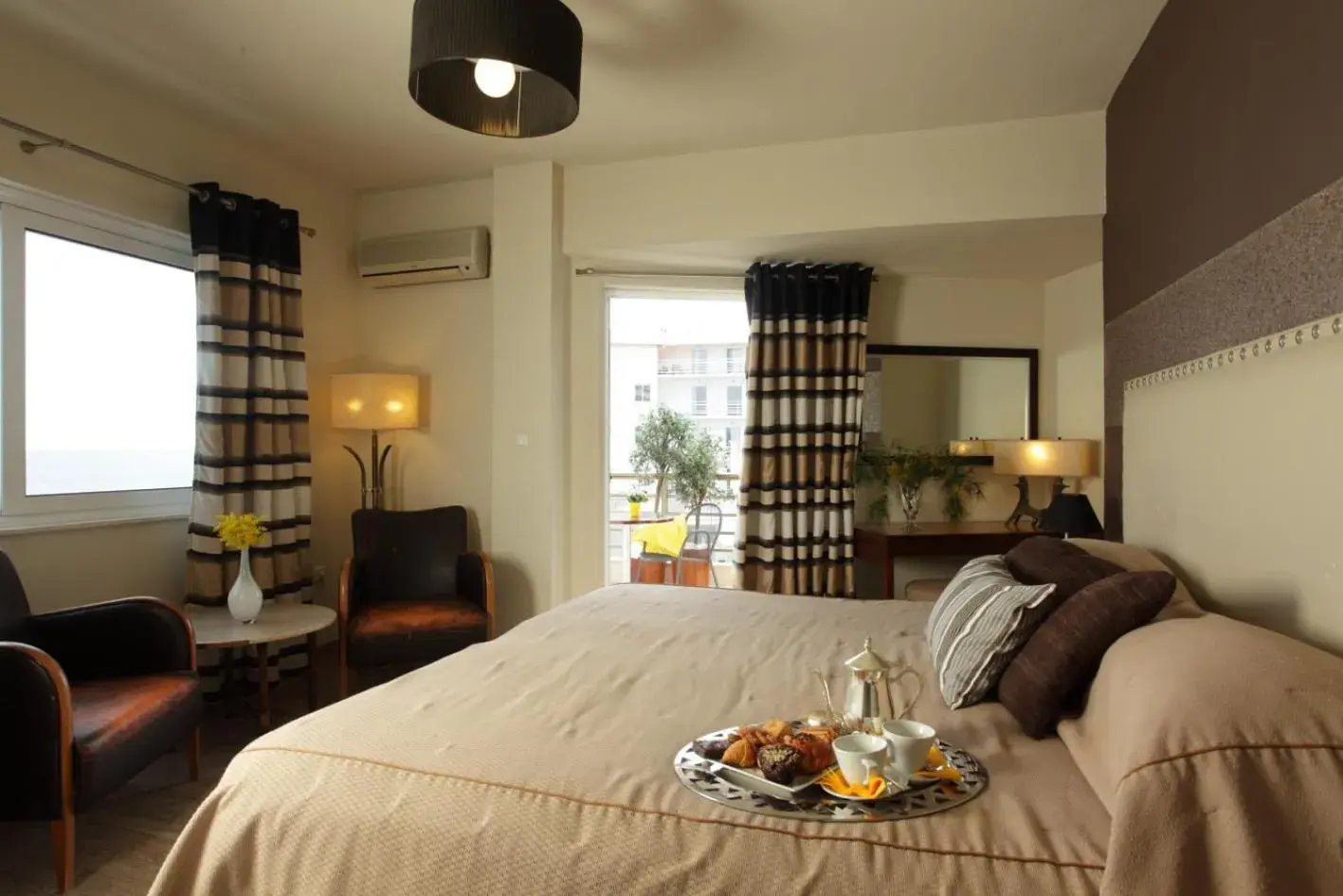 Day, Bed in Mati Hotel Day, Bed in Mati Hotel