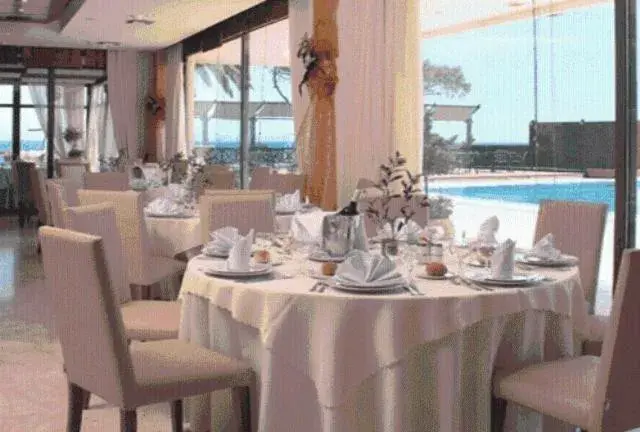 Restaurant/places to eat in Mati Hotel Restaurant/places to eat in Mati Hotel