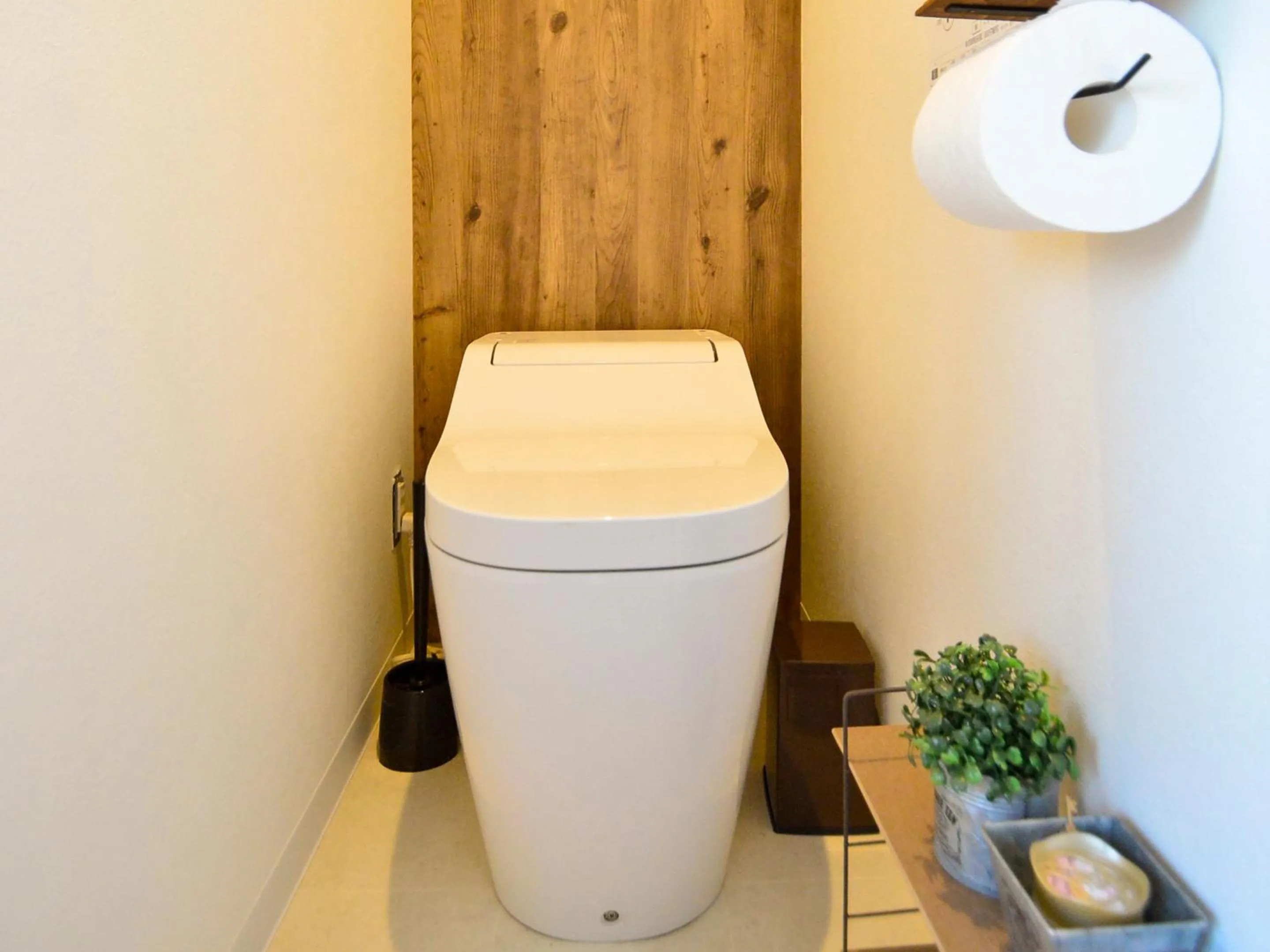 Toilet in R Guest House