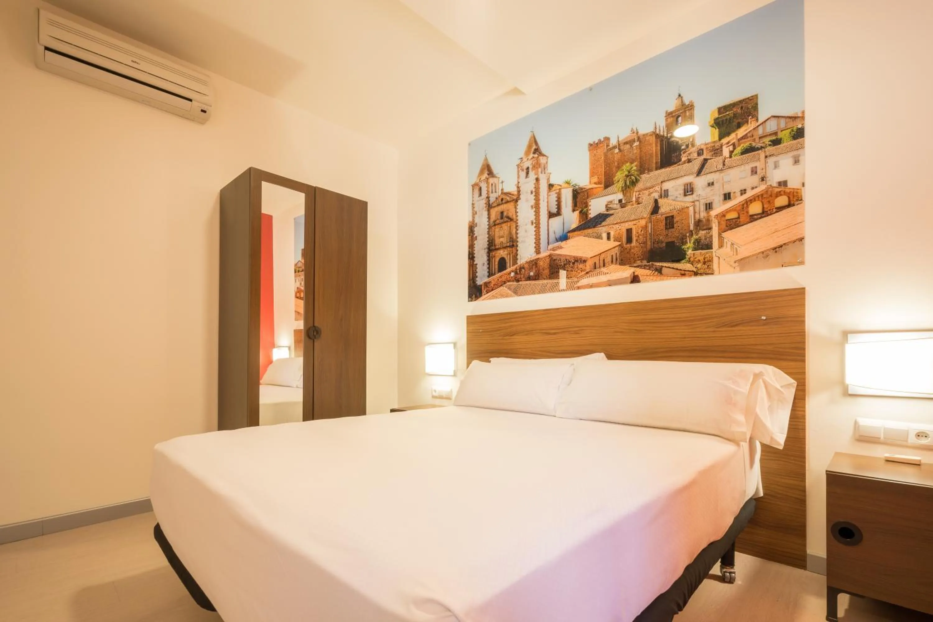 Photo of the whole room, Bed in Baluart Apartments