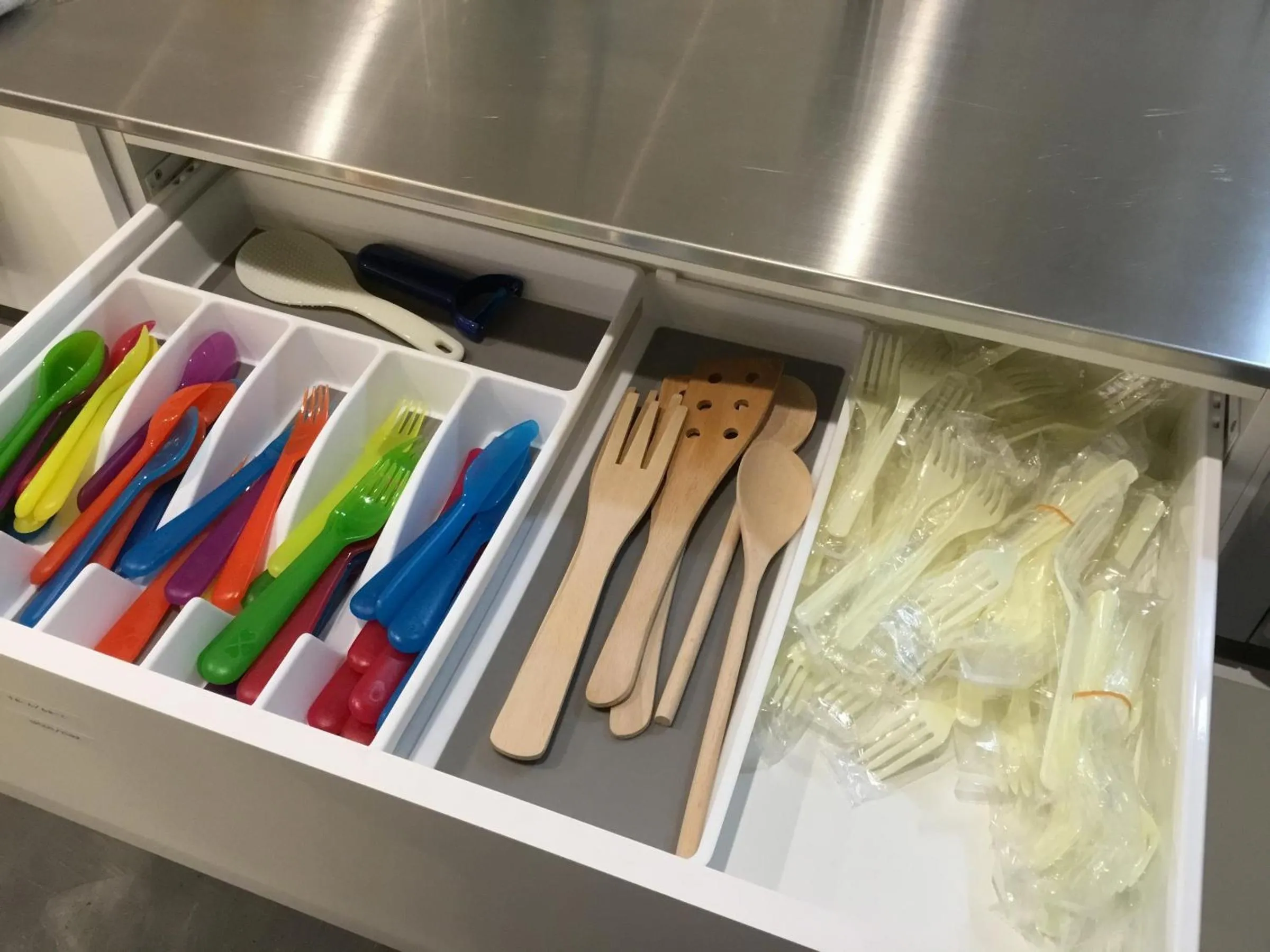 Kitchen or kitchenette in White Hostel Shinsaibashi