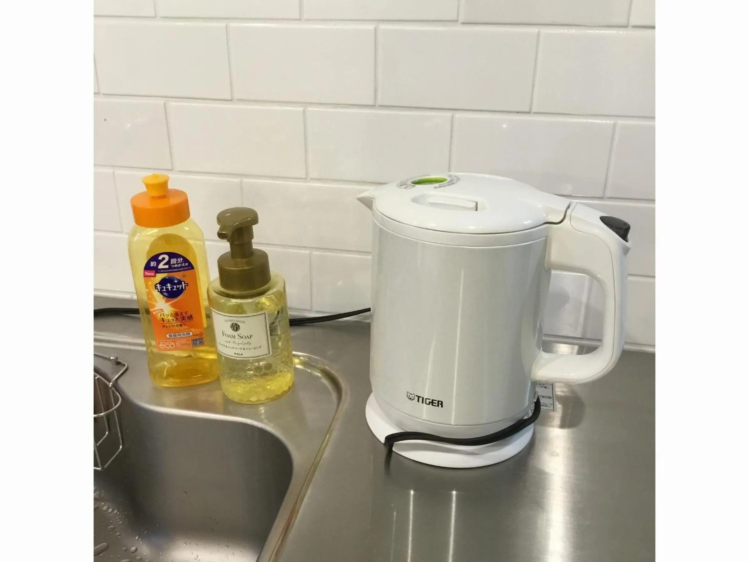 Kitchen or kitchenette in White Hostel Shinsaibashi