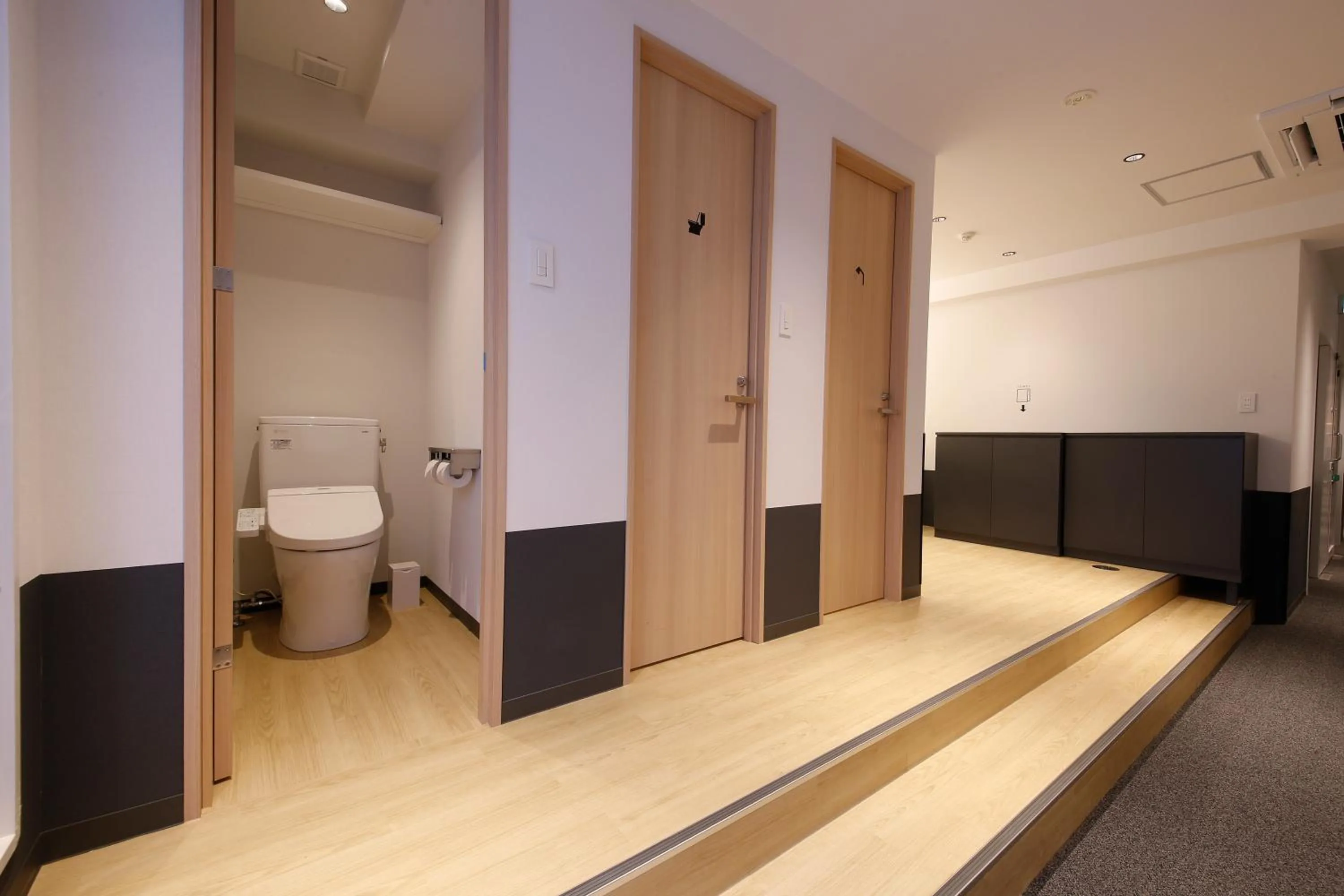 Toilet in White Hostel Shinsaibashi