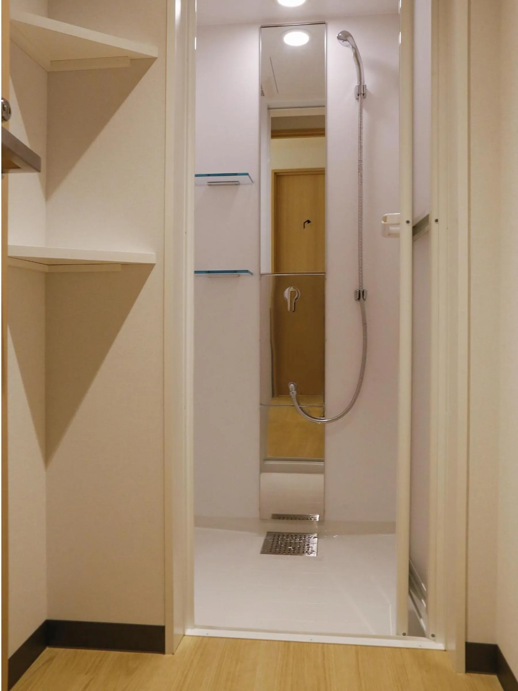 Shower in White Hostel Shinsaibashi