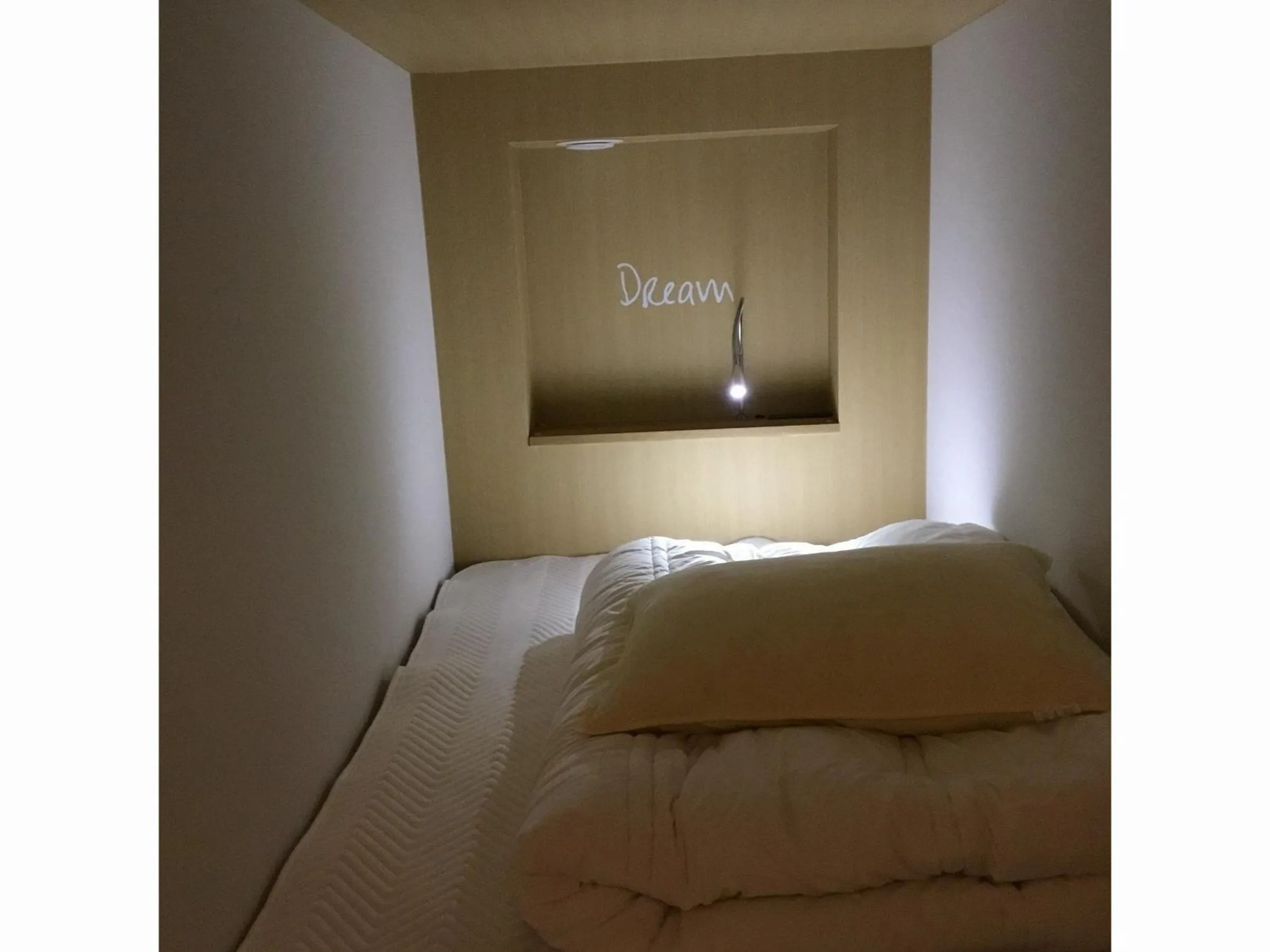 Photo of the whole room, Bed in White Hostel Shinsaibashi