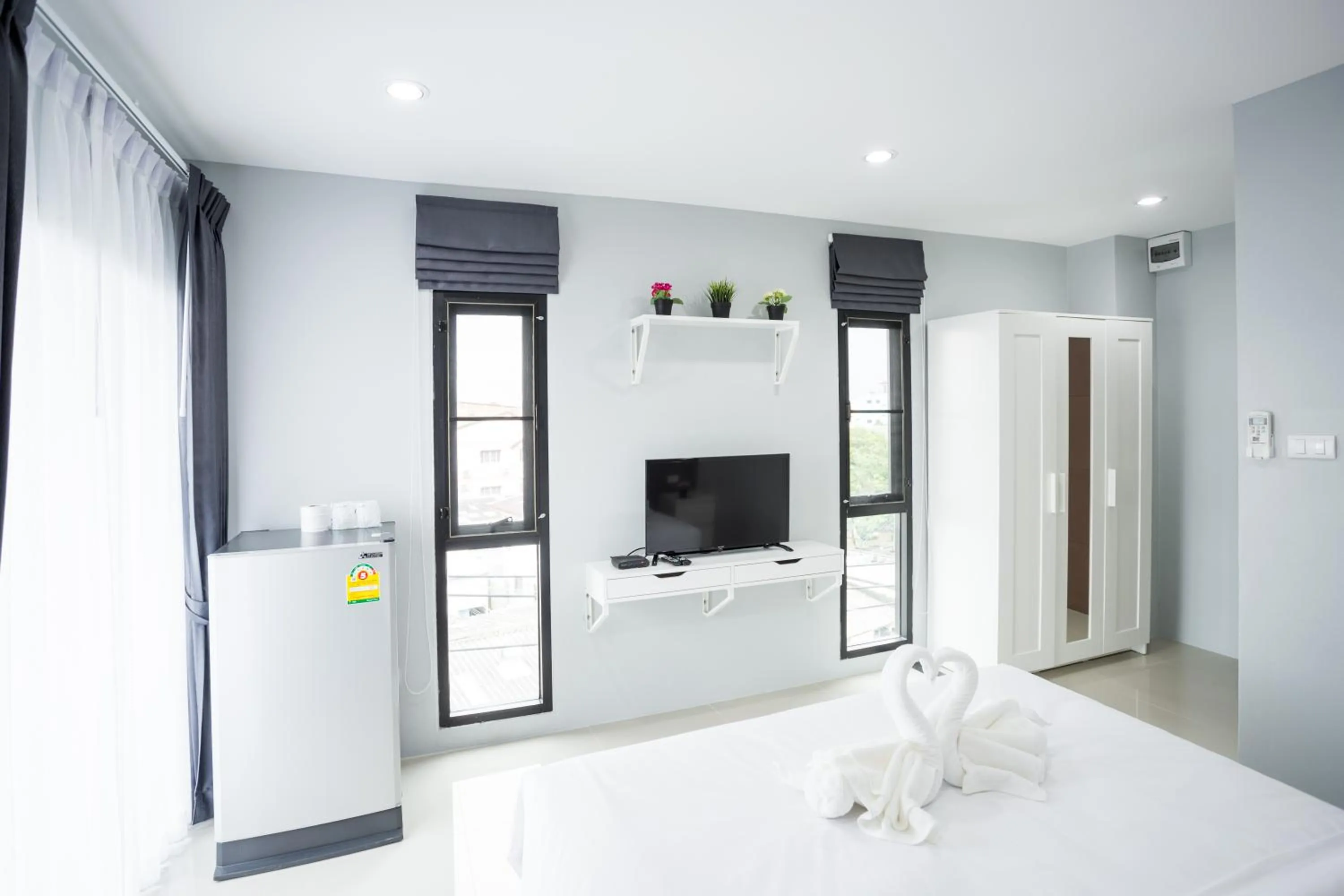 Bed in Twentynine KV Apartel