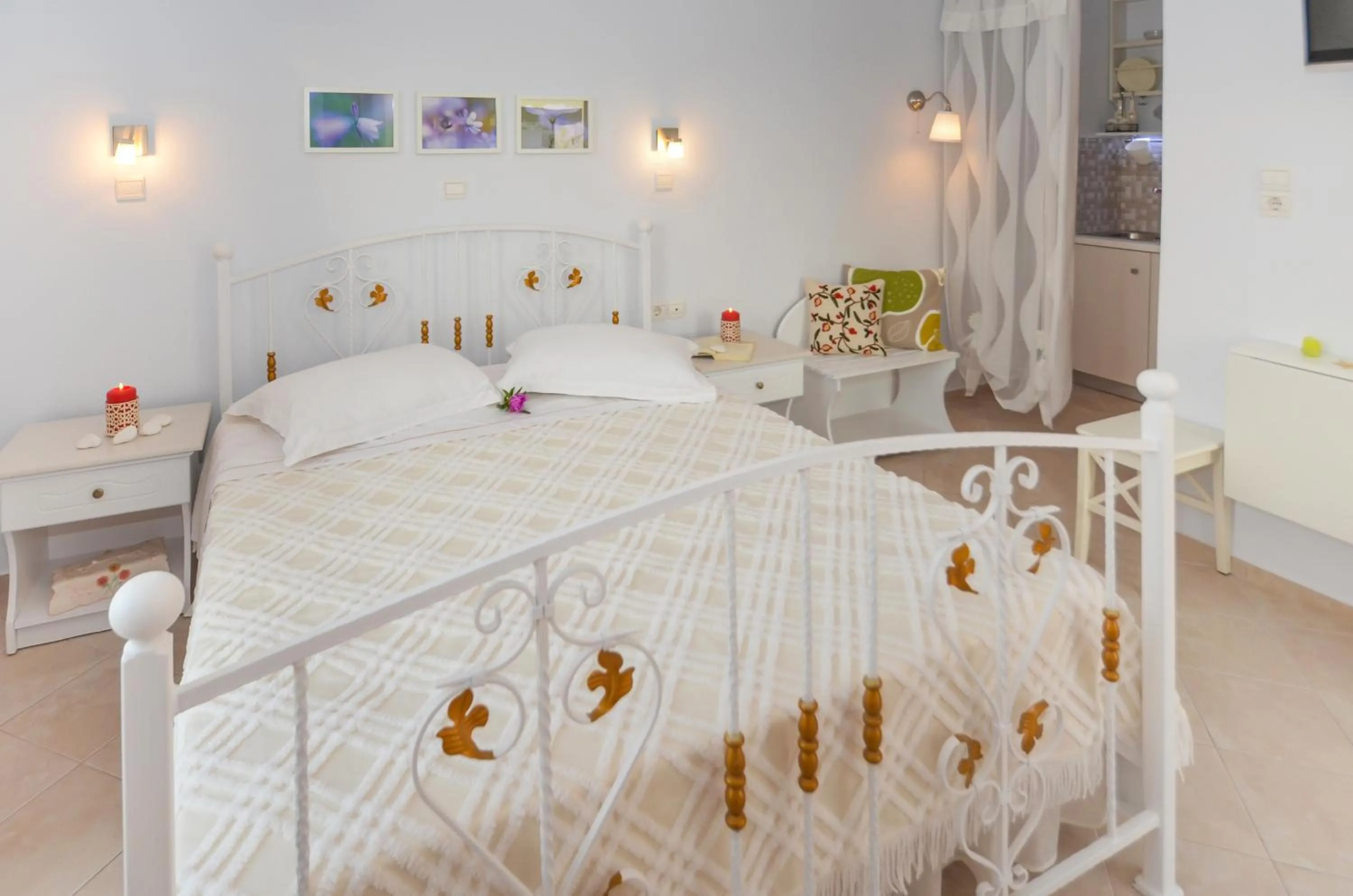 Photo of the whole room, Bed in Villa Mary Elen