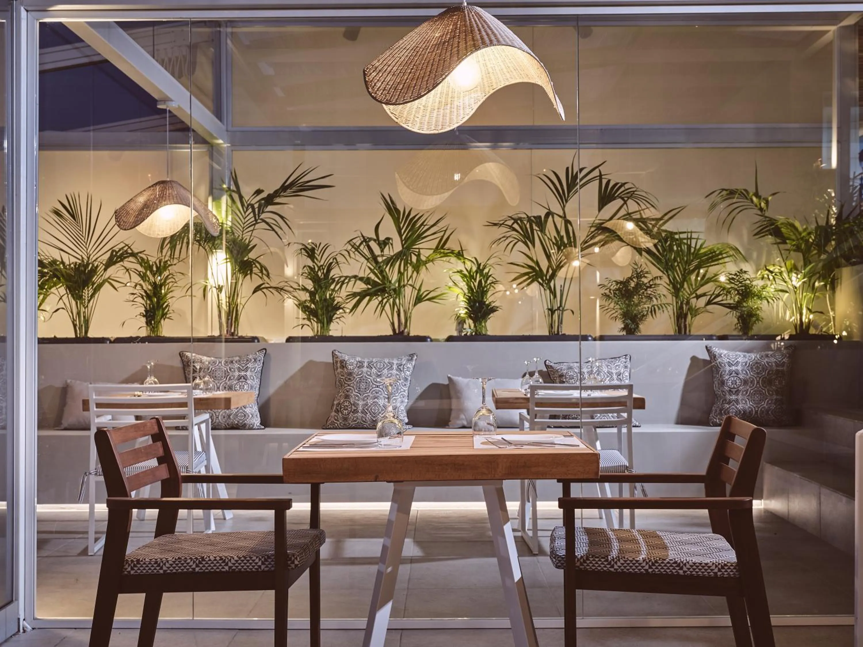 Restaurant/places to eat in Hotel St.John Suites Adults Only