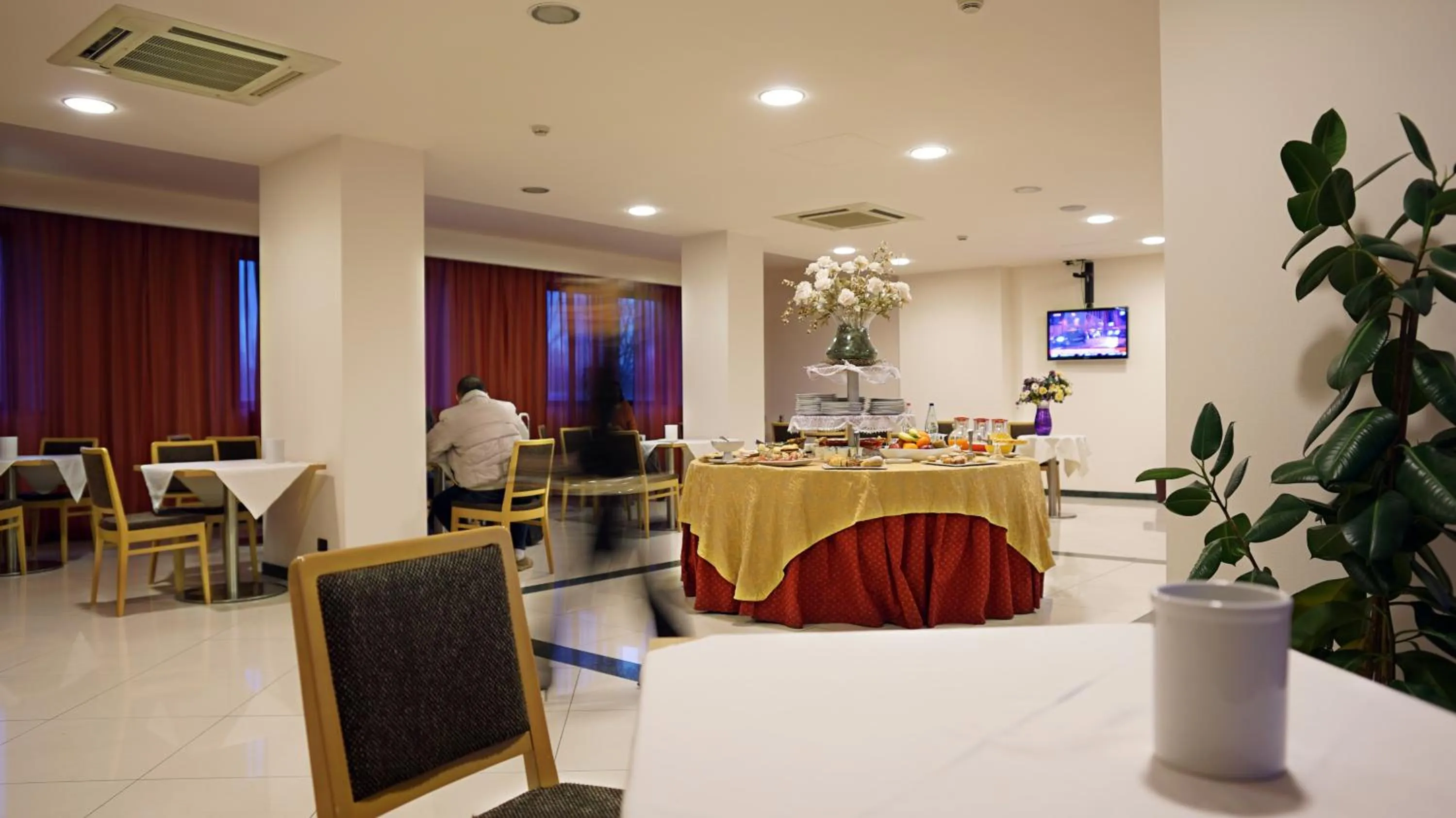 Buffet breakfast in Garden Hotel