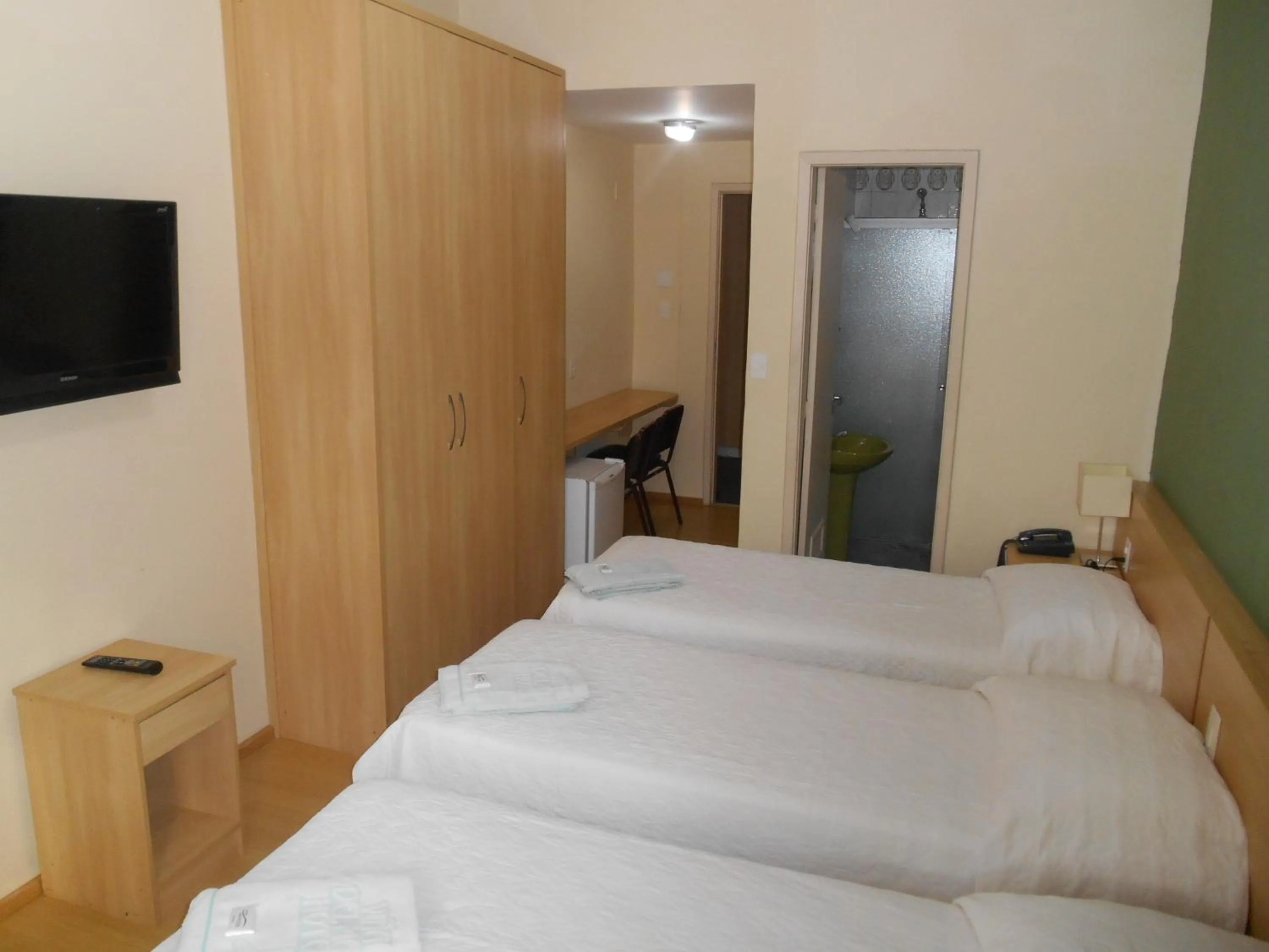 Photo of the whole room, Bed in Hotel Viña Del Mar