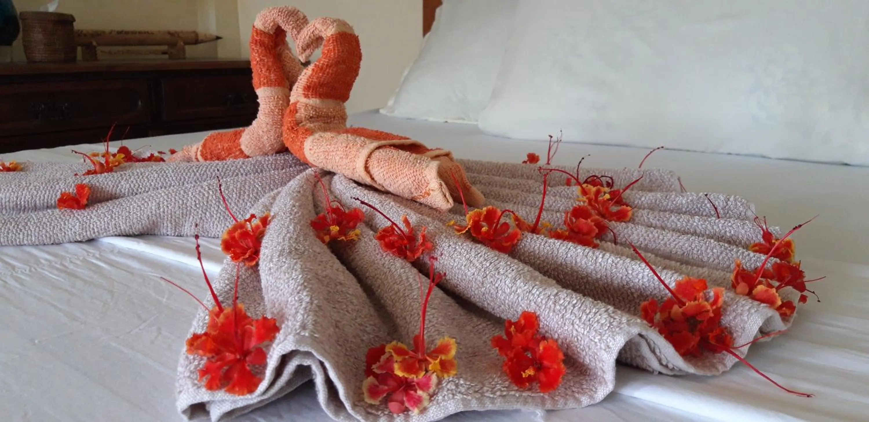 Photo of the whole room, Bed in Santa Claus Hilltop