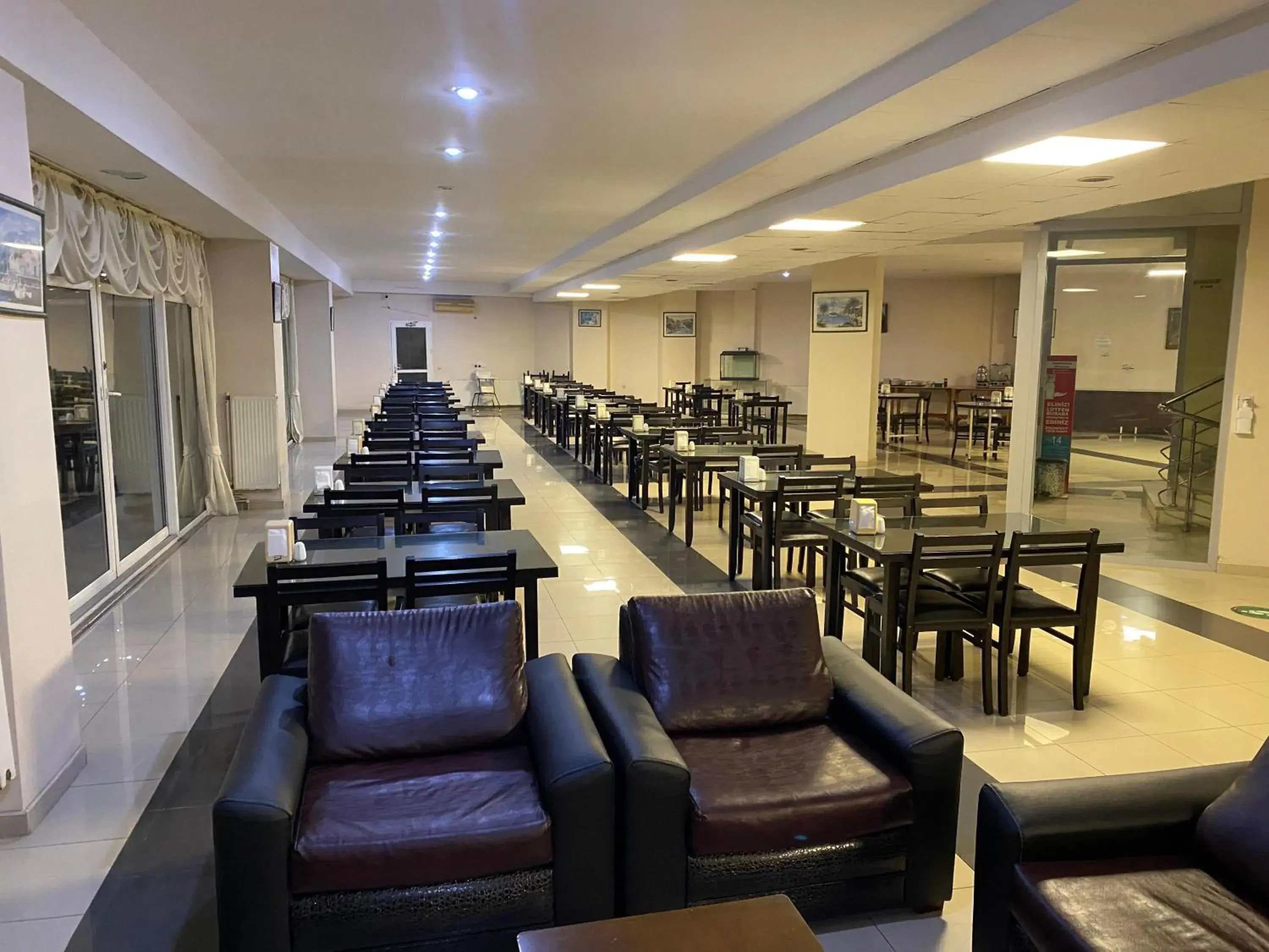 Restaurant/places to eat in Prima Hotel Restaurant/places to eat in Prima Hotel