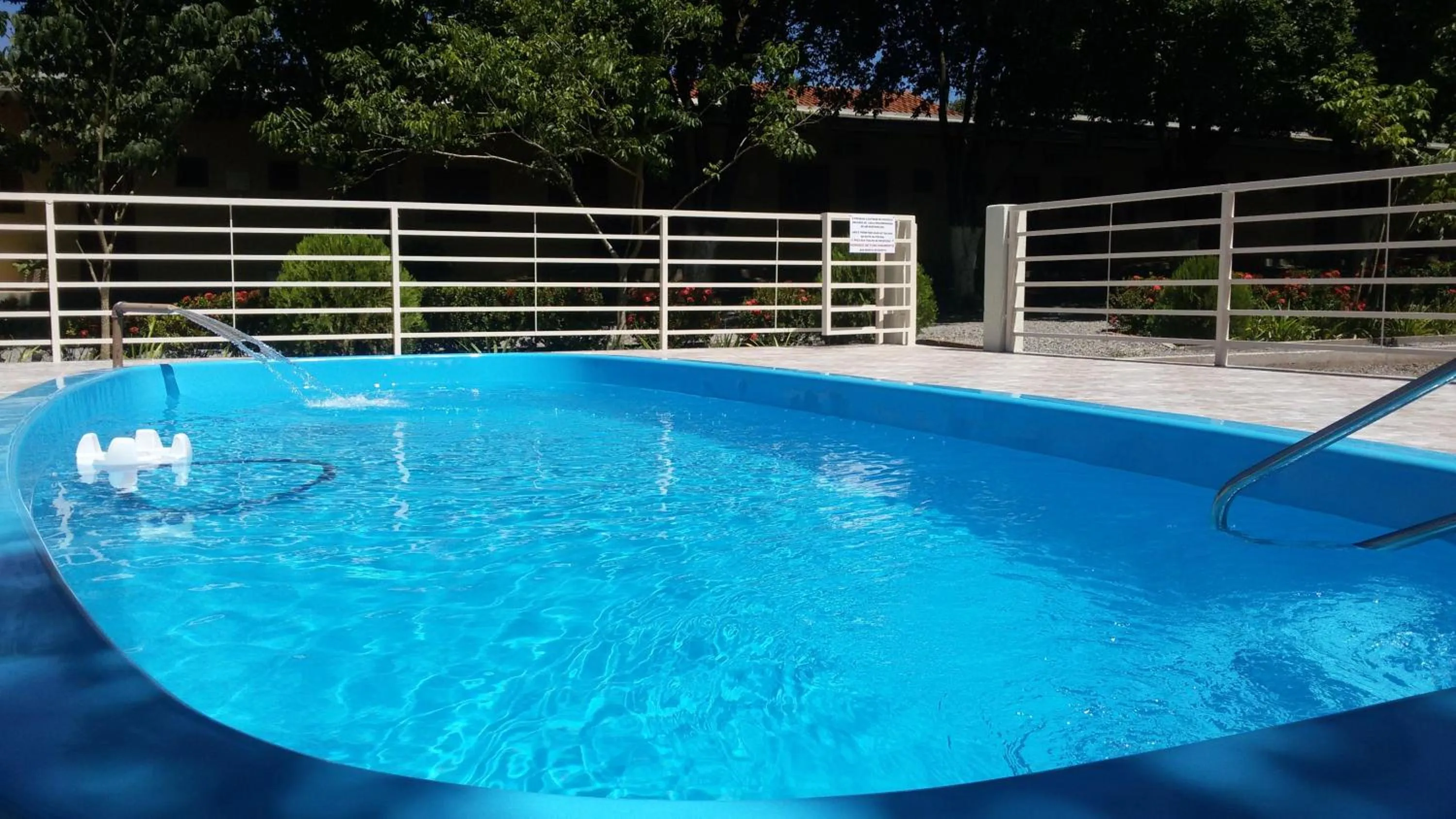 Swimming pool in Pousada Jubaia