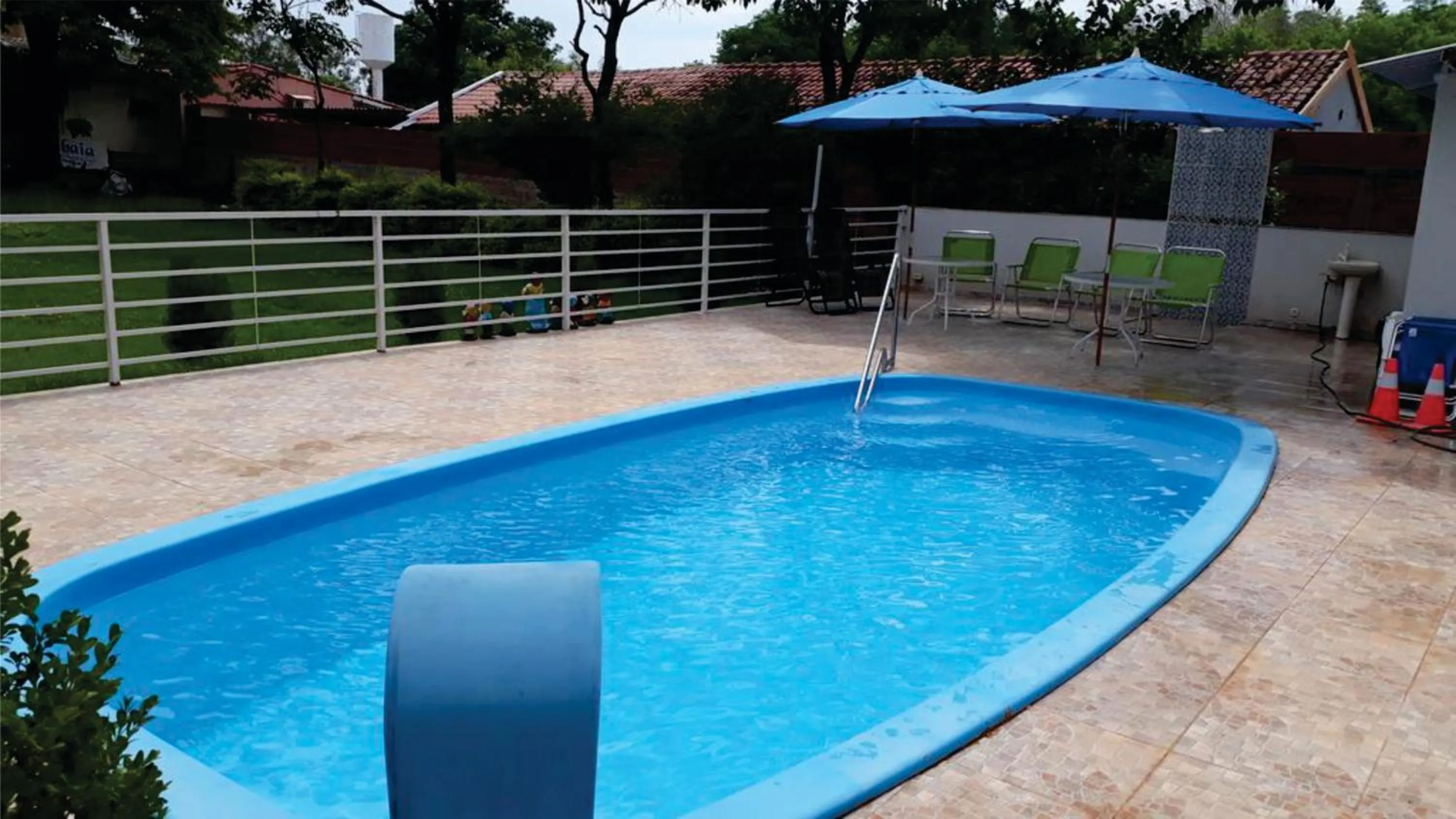 Swimming pool in Pousada Jubaia