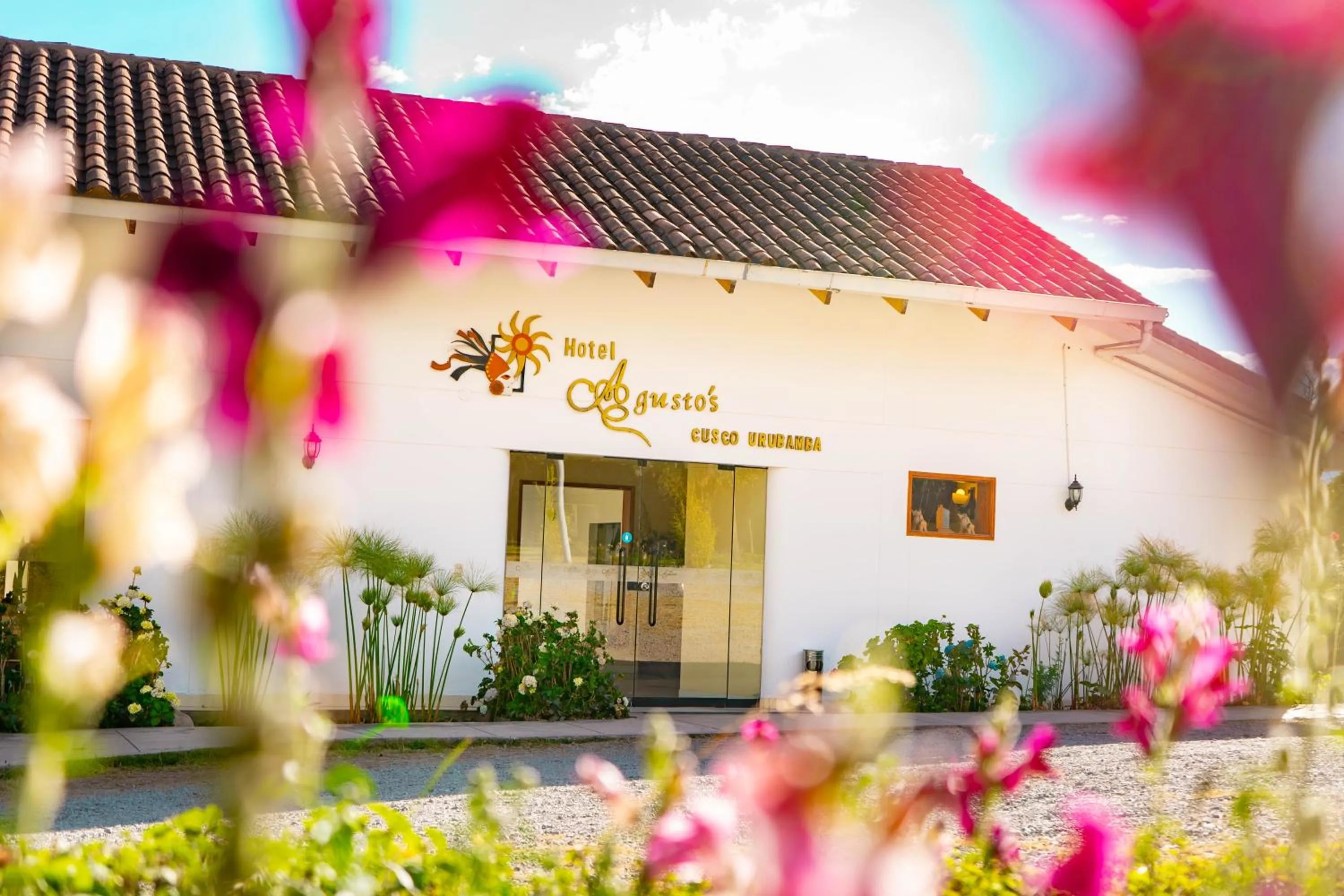 Facade/entrance in Hotel Agustos Urubamba