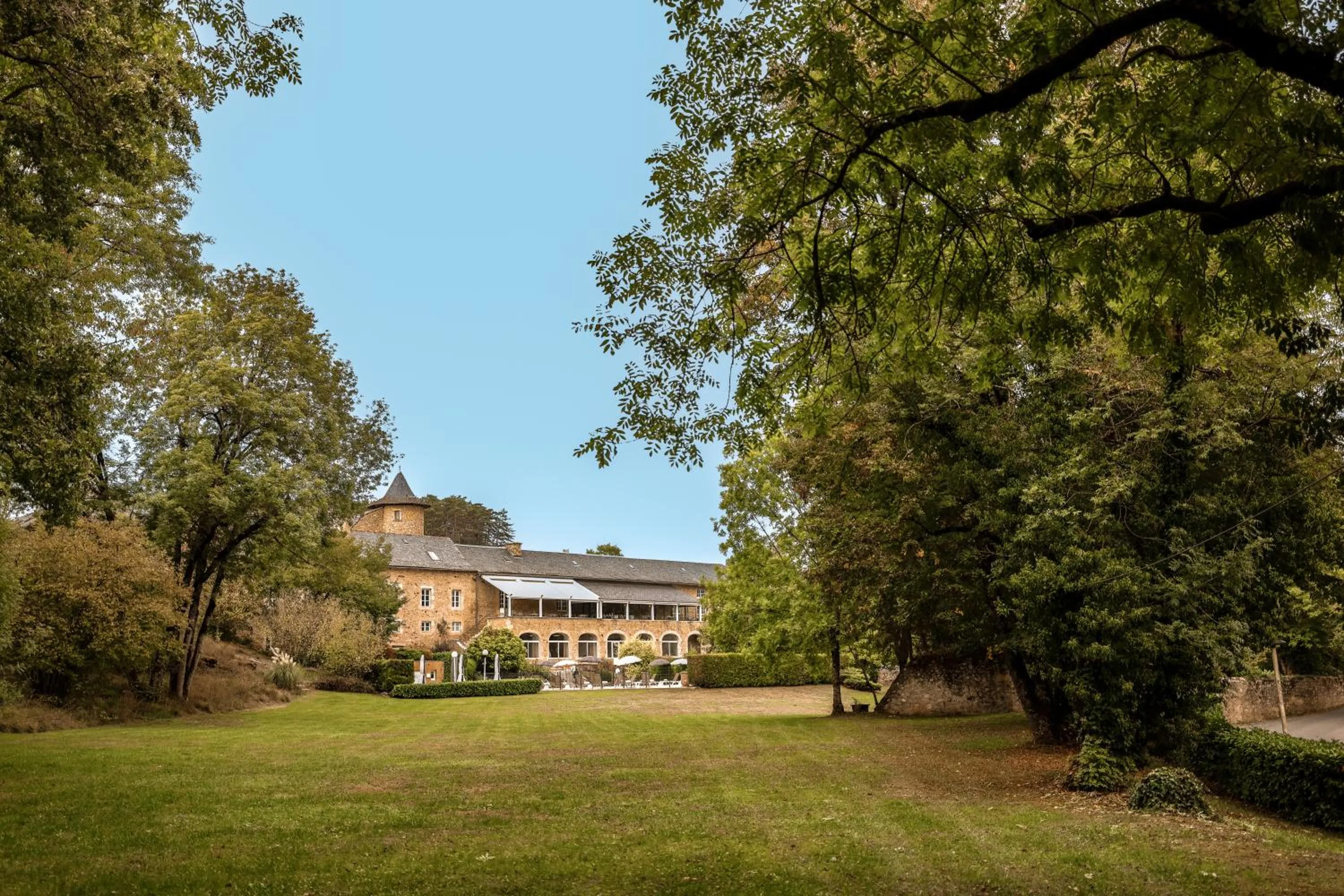 Property building in Château de Fontanges