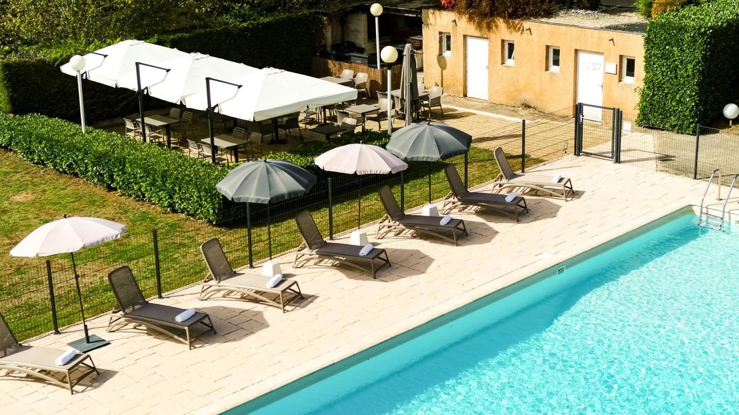 Swimming pool in Château de Fontanges