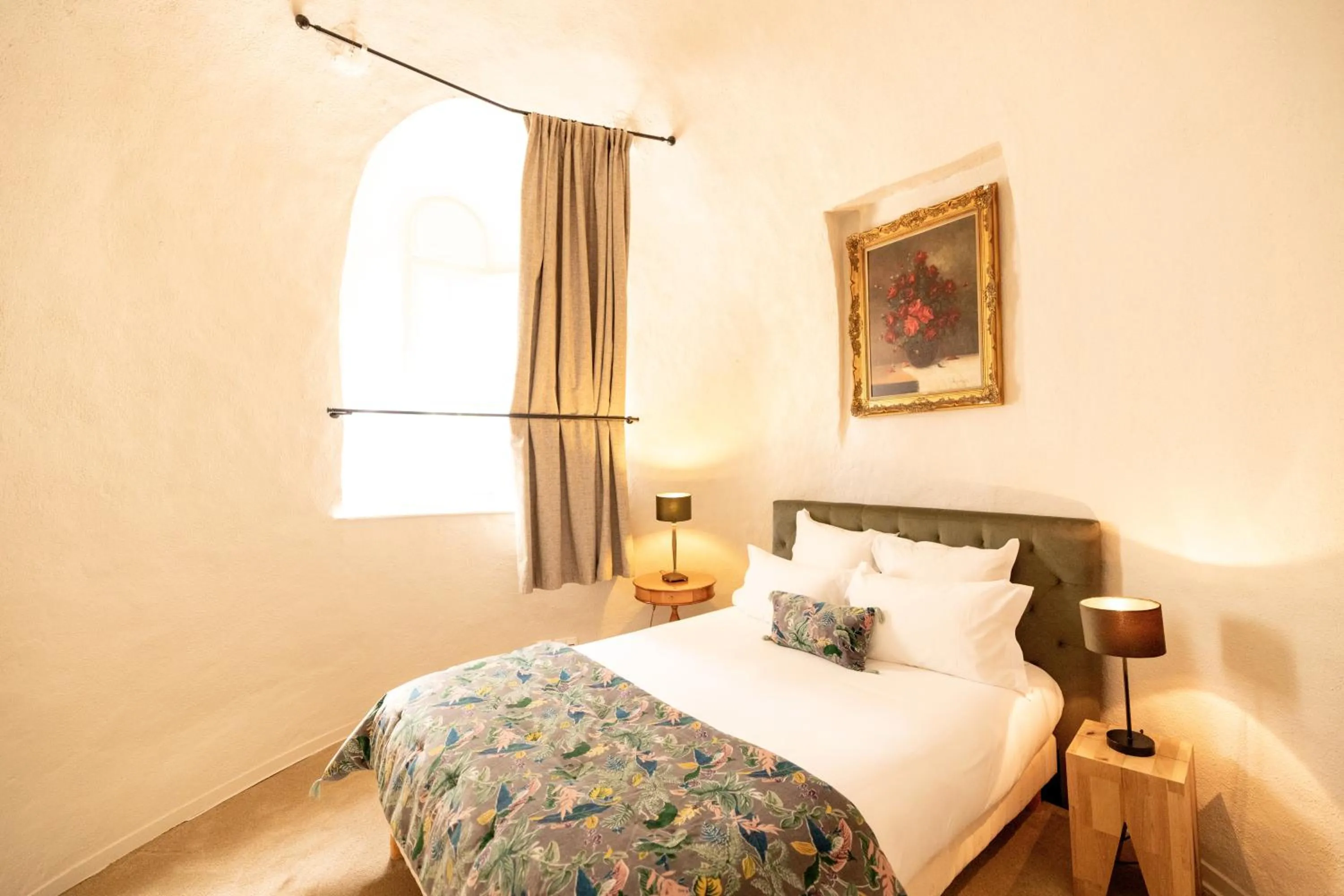 Bedroom, Bed in Château de Fontanges