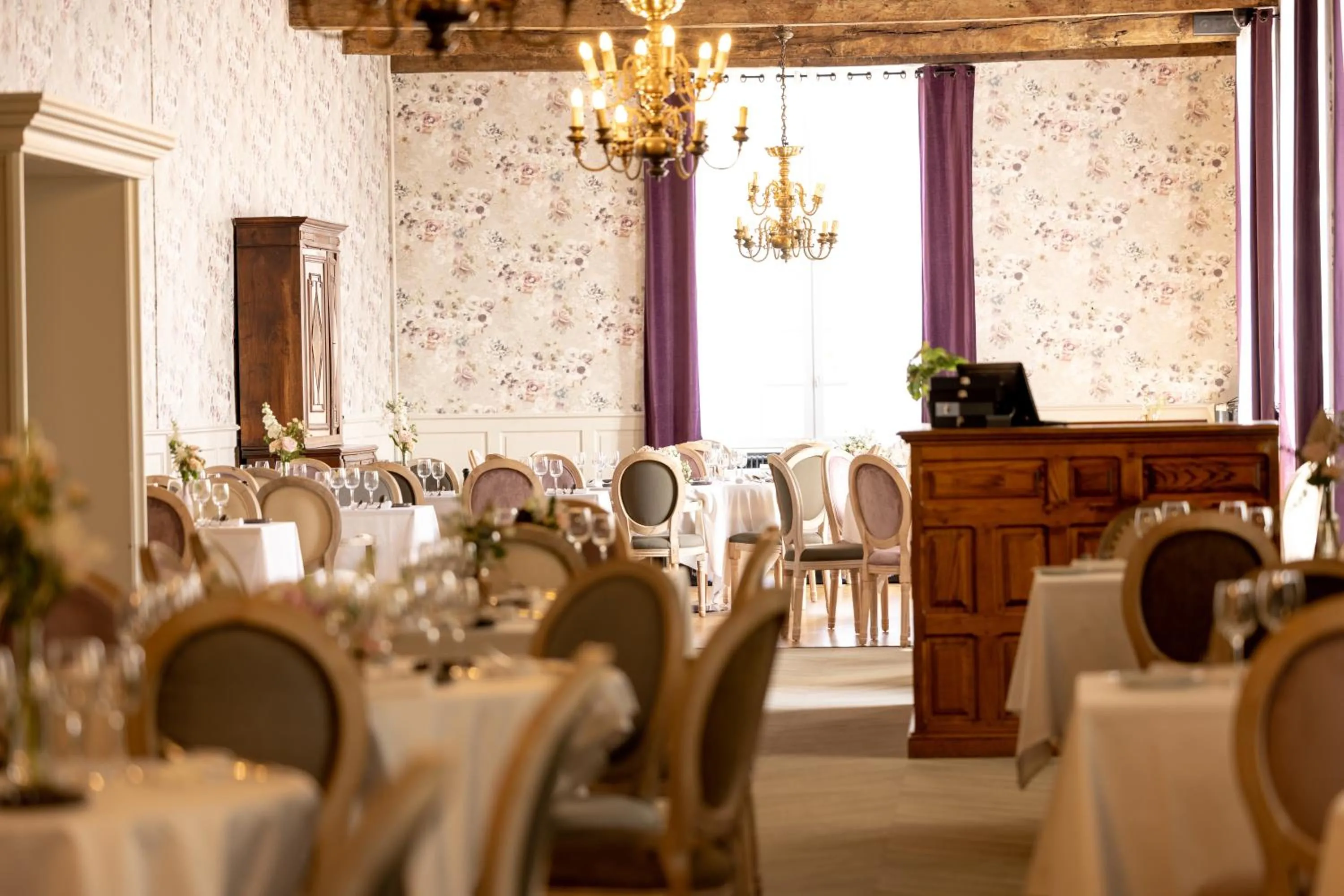 Restaurant/places to eat in Château de Fontanges