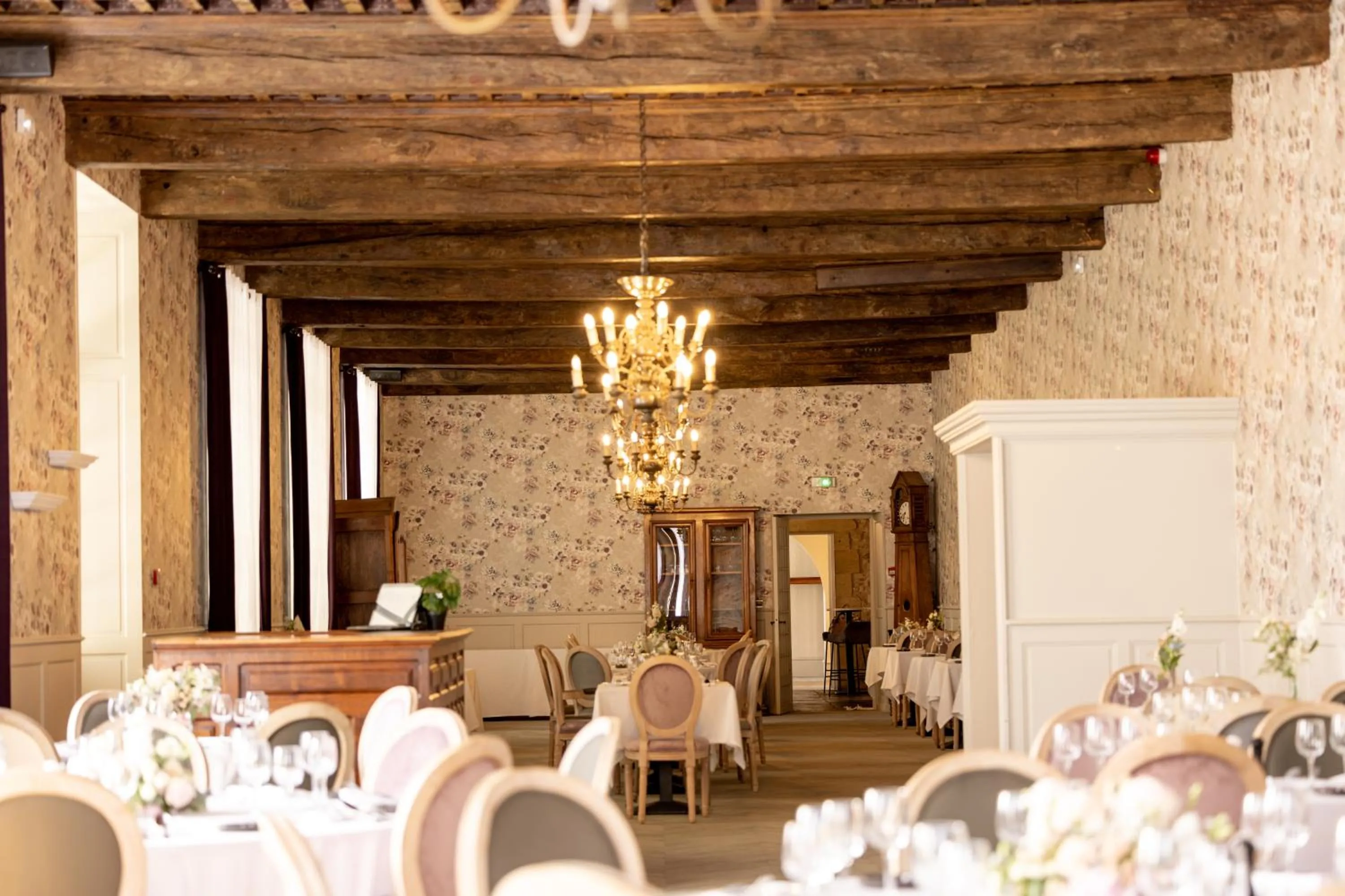 Restaurant/places to eat in Château de Fontanges