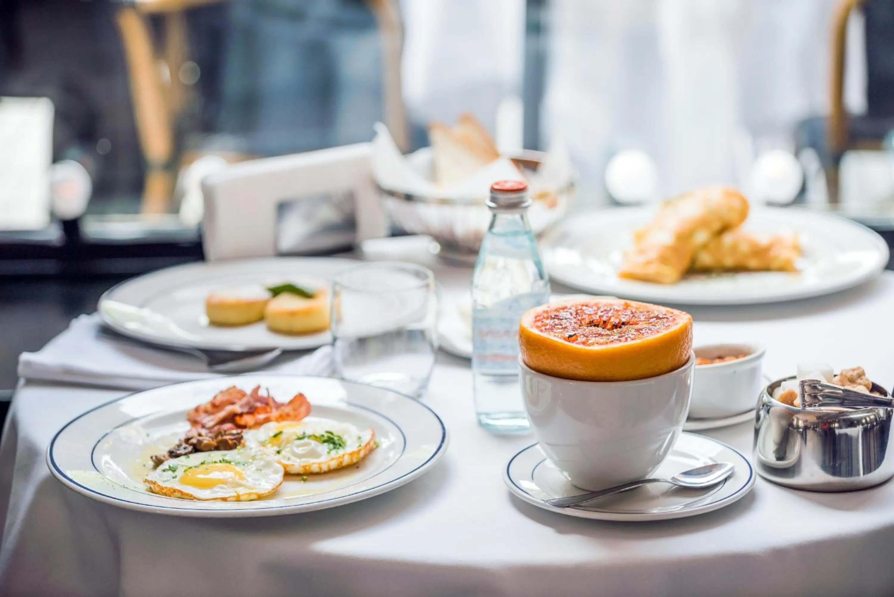 Breakfast in Château de Fontanges
