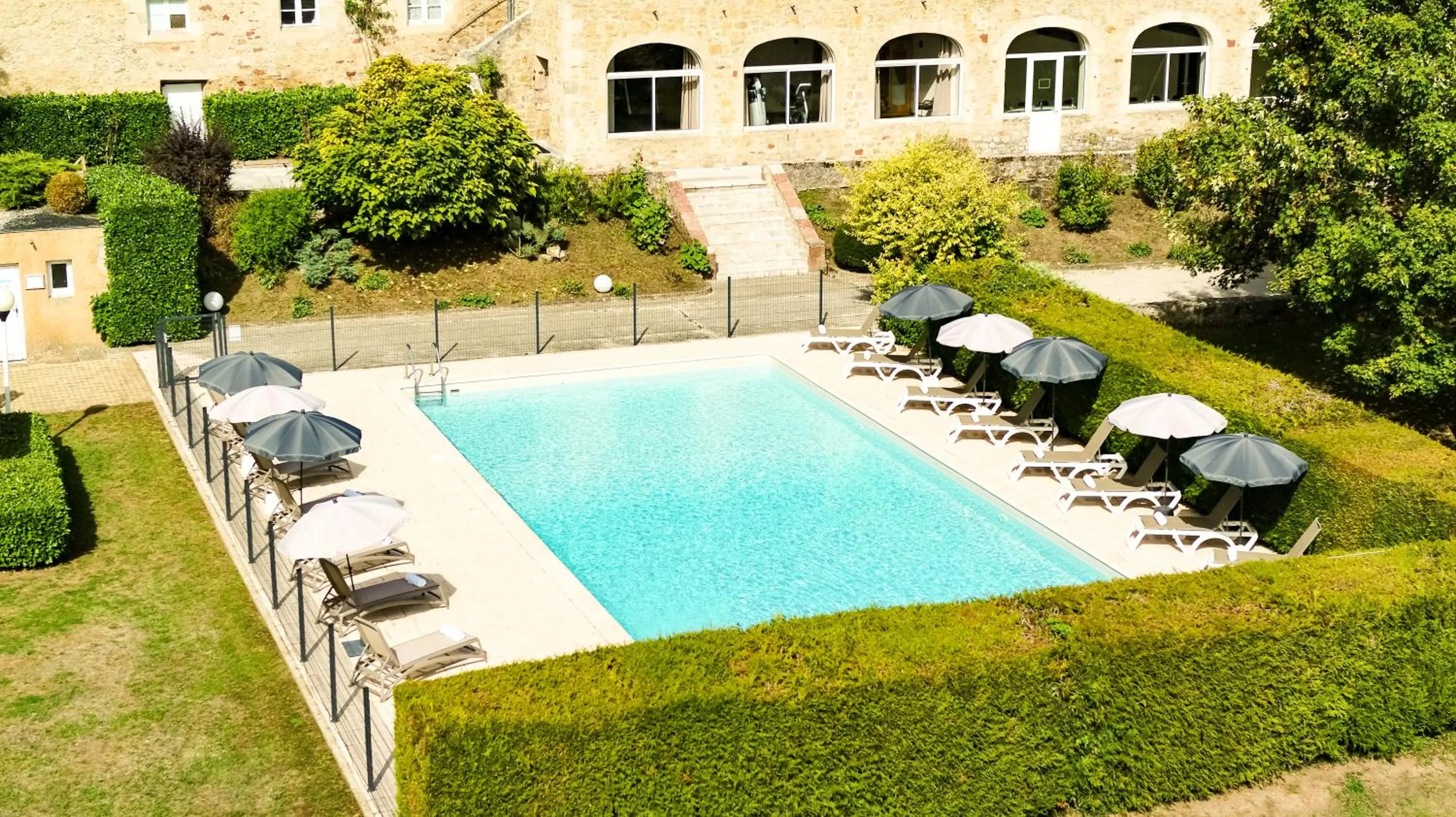 Swimming pool in Château de Fontanges