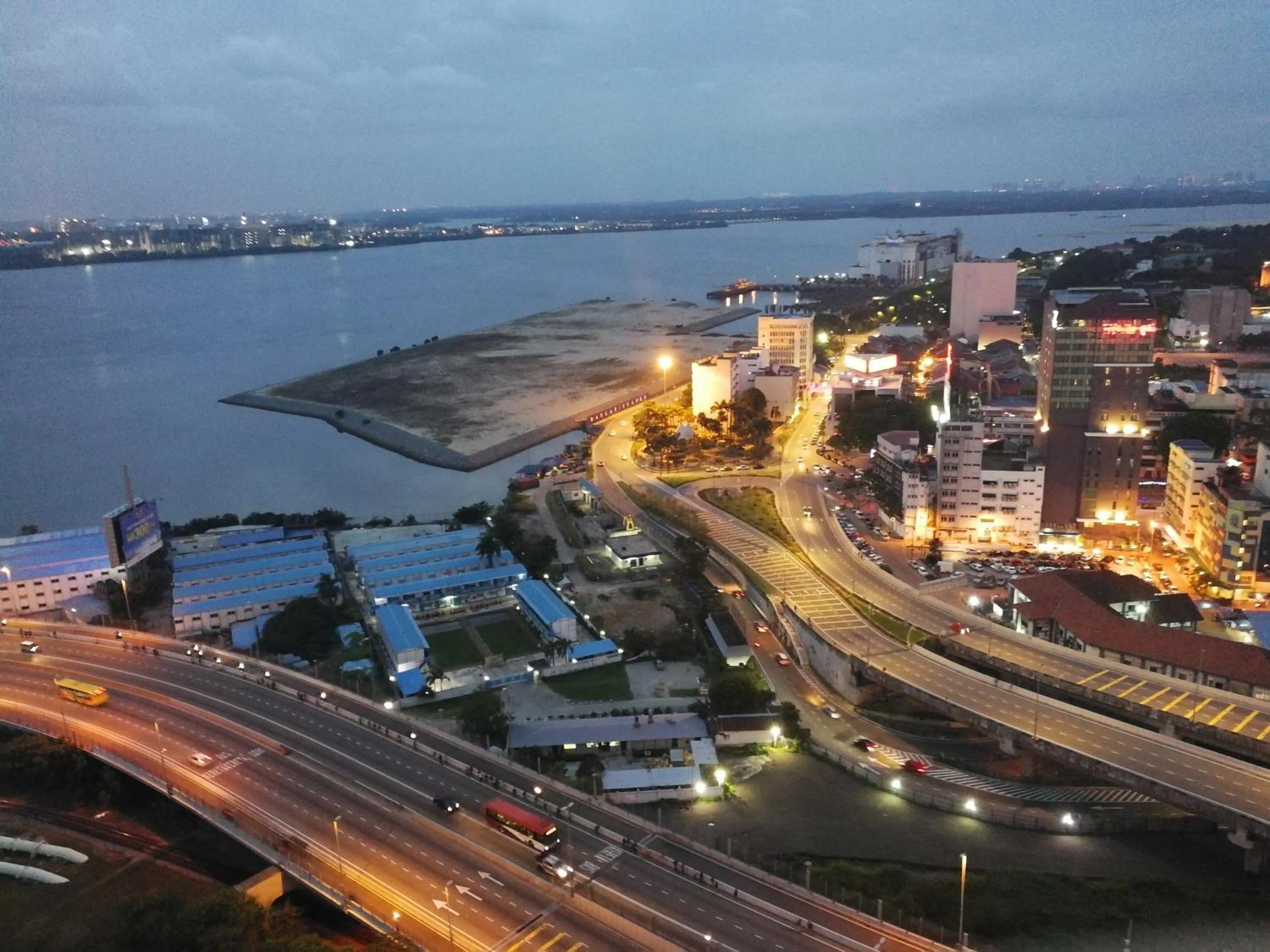 JB City CIQ-R&F Shopping Mall Apartment