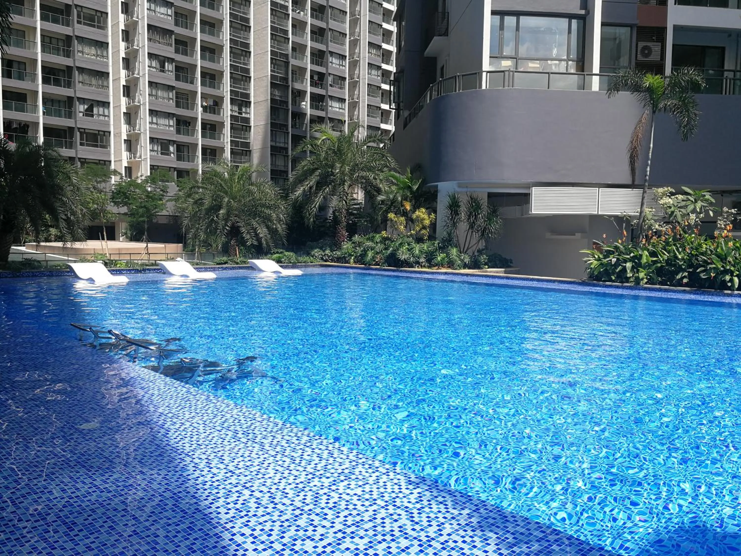 JB City CIQ-R&F Shopping Mall Apartment