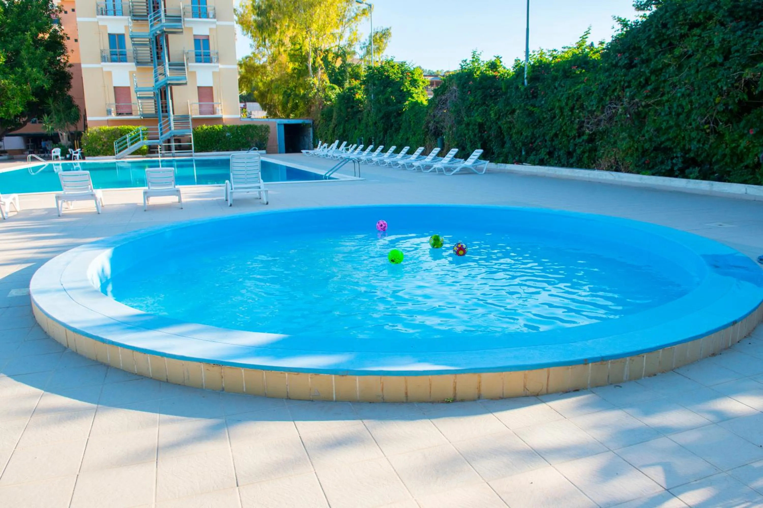 Swimming pool in Hotel Dei Pini