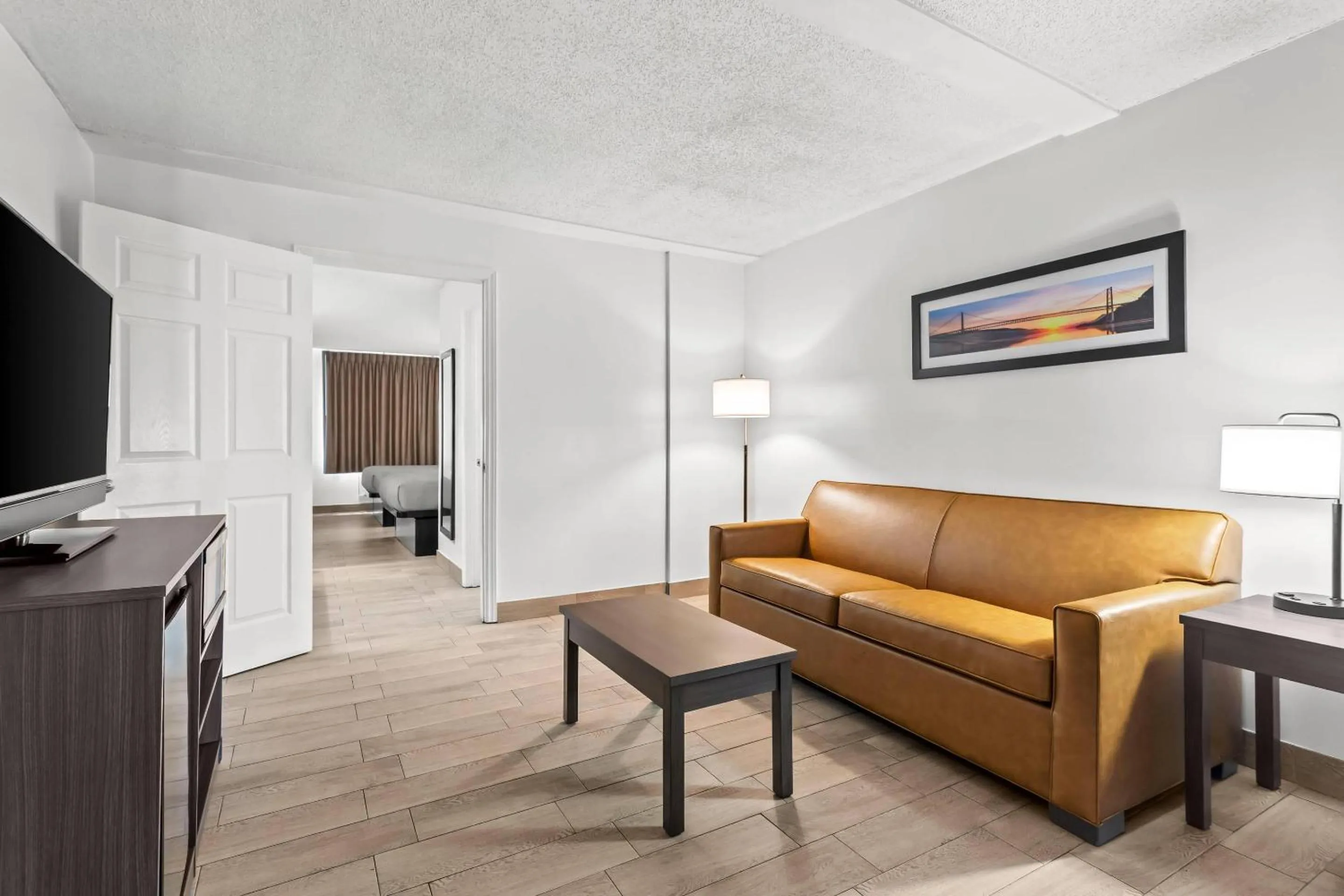 Bedroom, Bed in Quality Inn & Suites at Tropicana Field