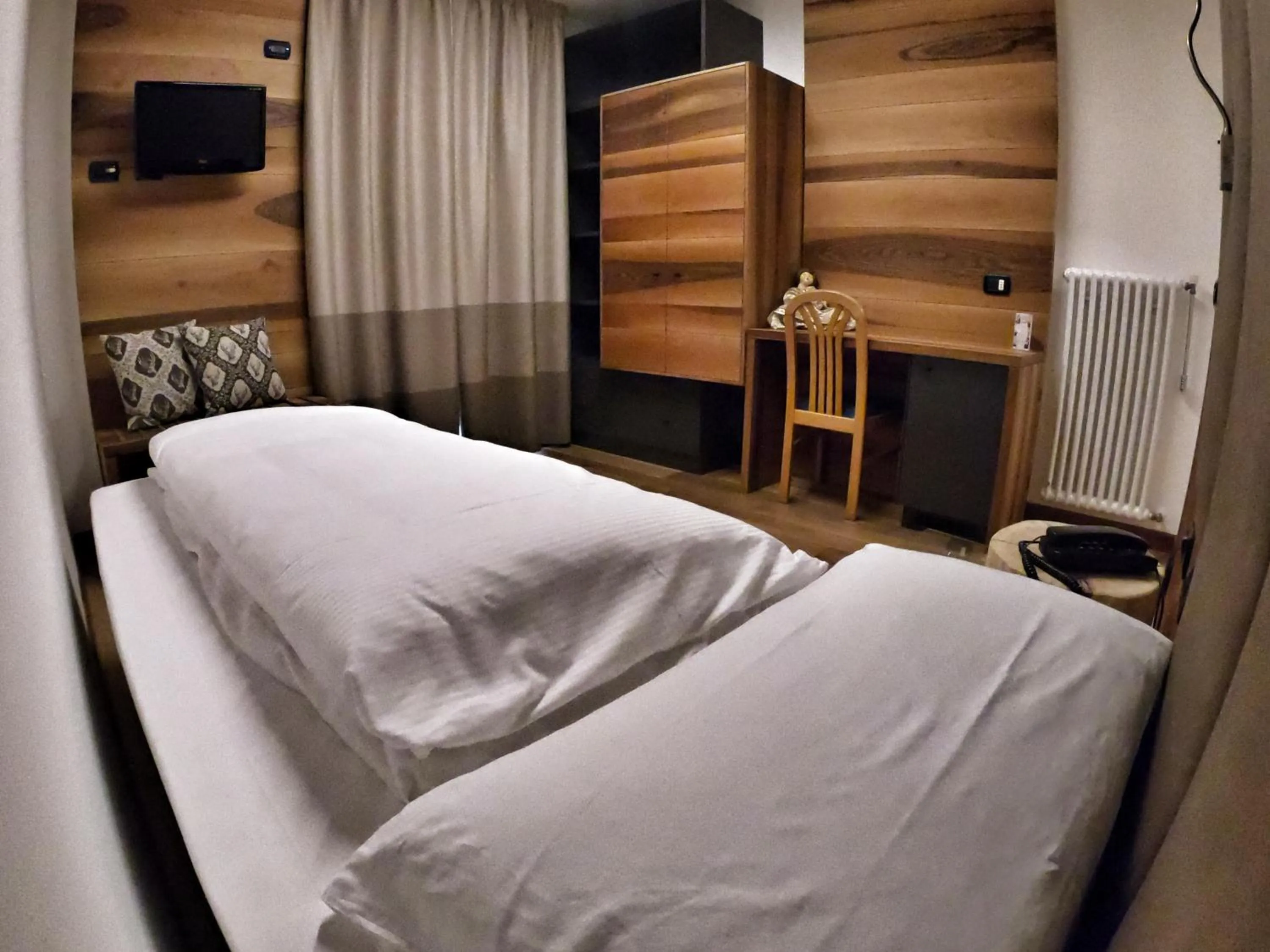 Bed in Hotel Cristallo