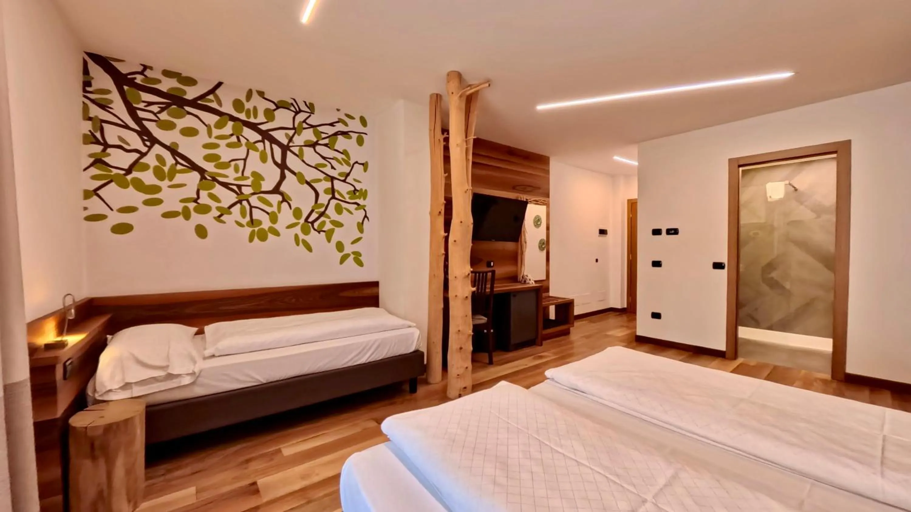 Bedroom, Bed in Hotel Cristallo