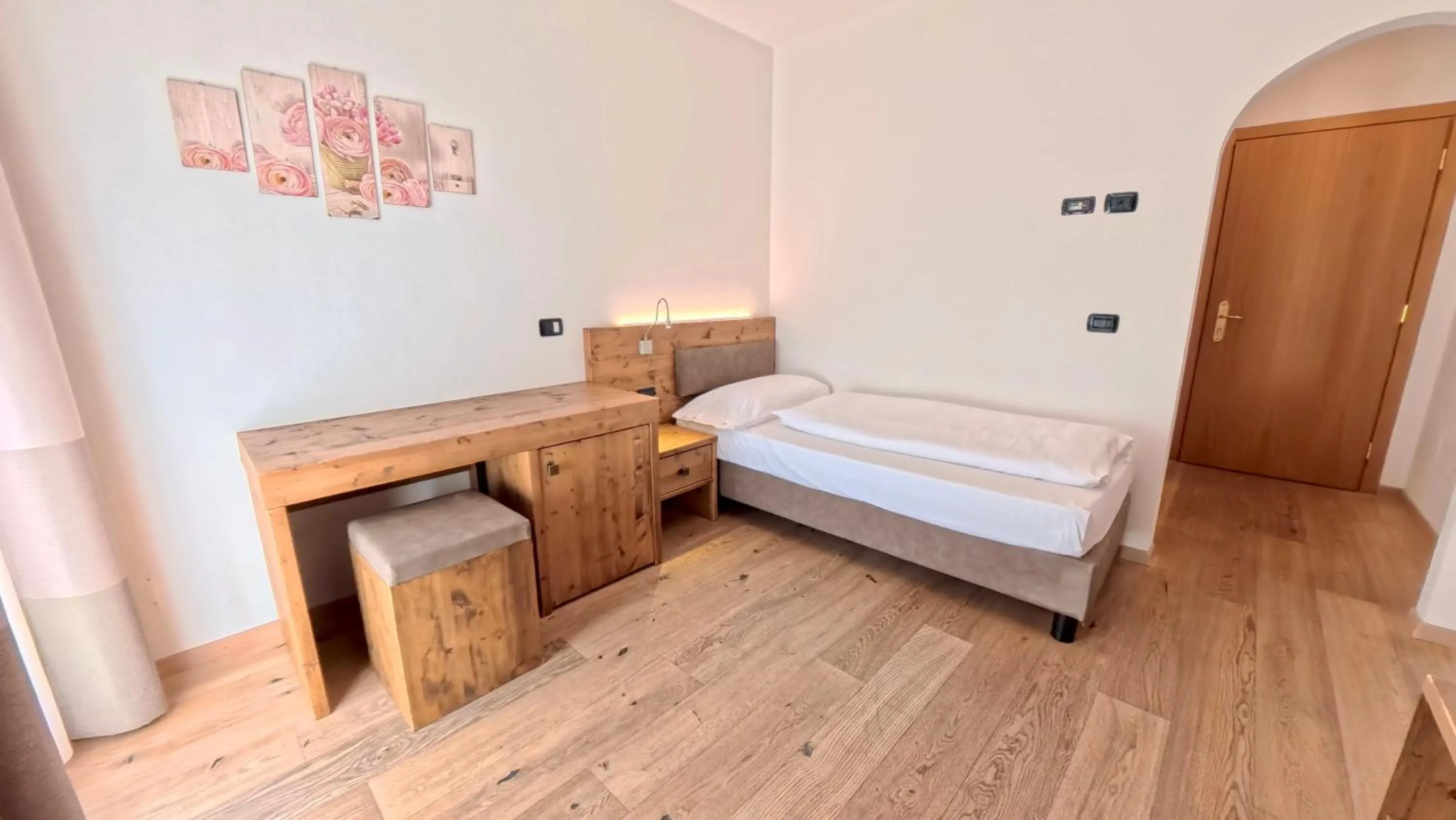 Bedroom, Bed in Hotel Cristallo