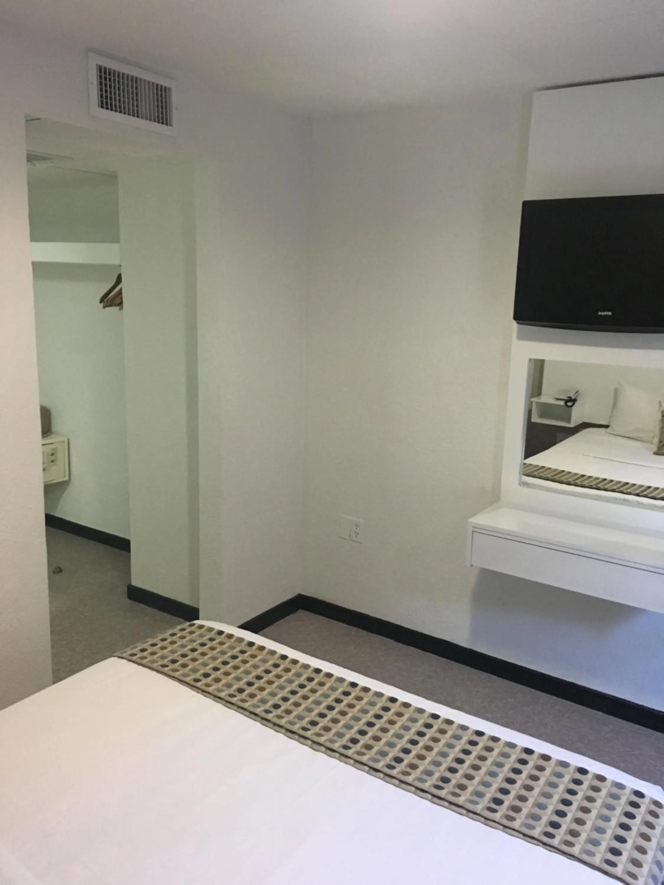 Bed in San Marco Hotel Curacao & Casino