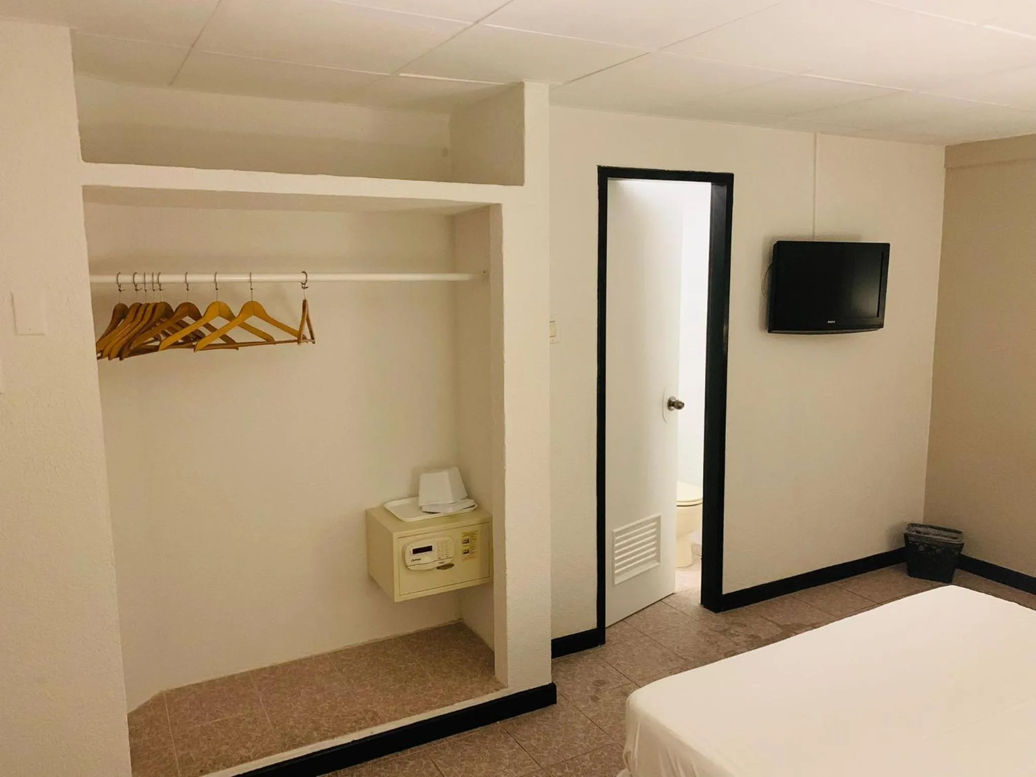 Bed in San Marco Hotel Curacao & Casino