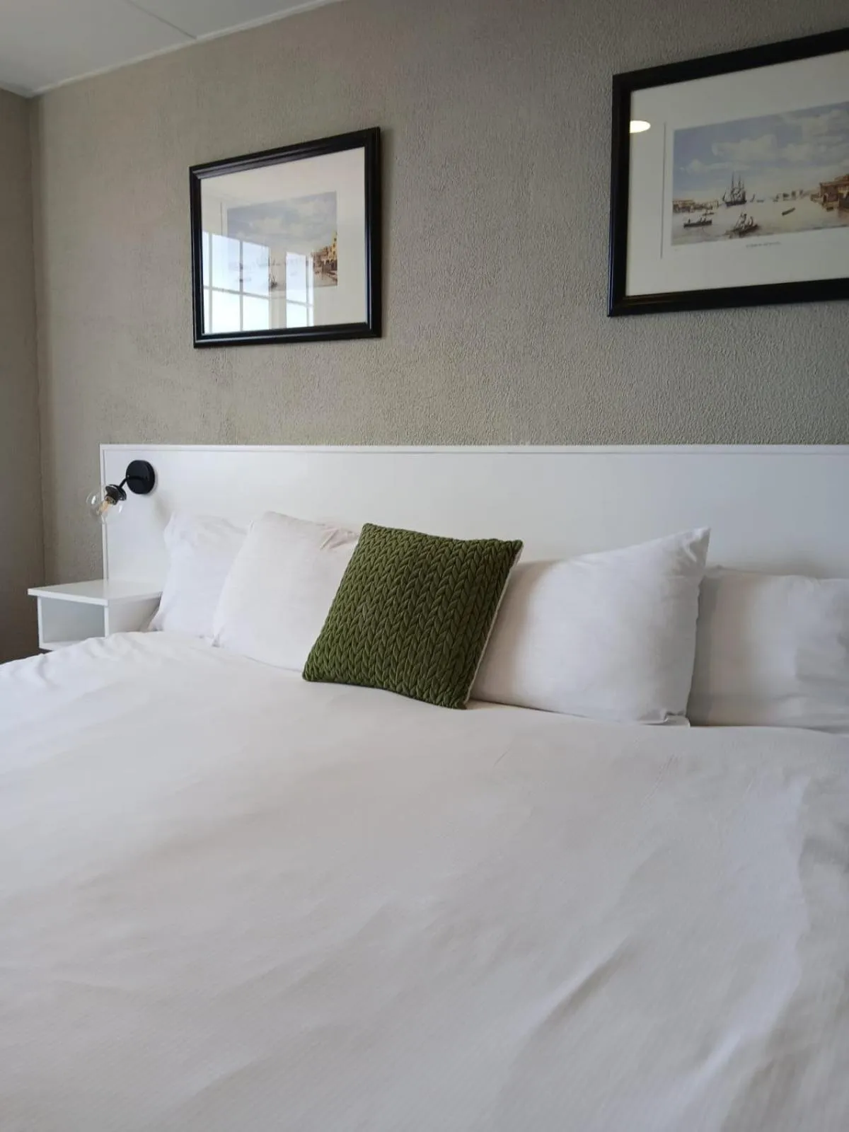 Bed in San Marco Hotel Curacao & Casino