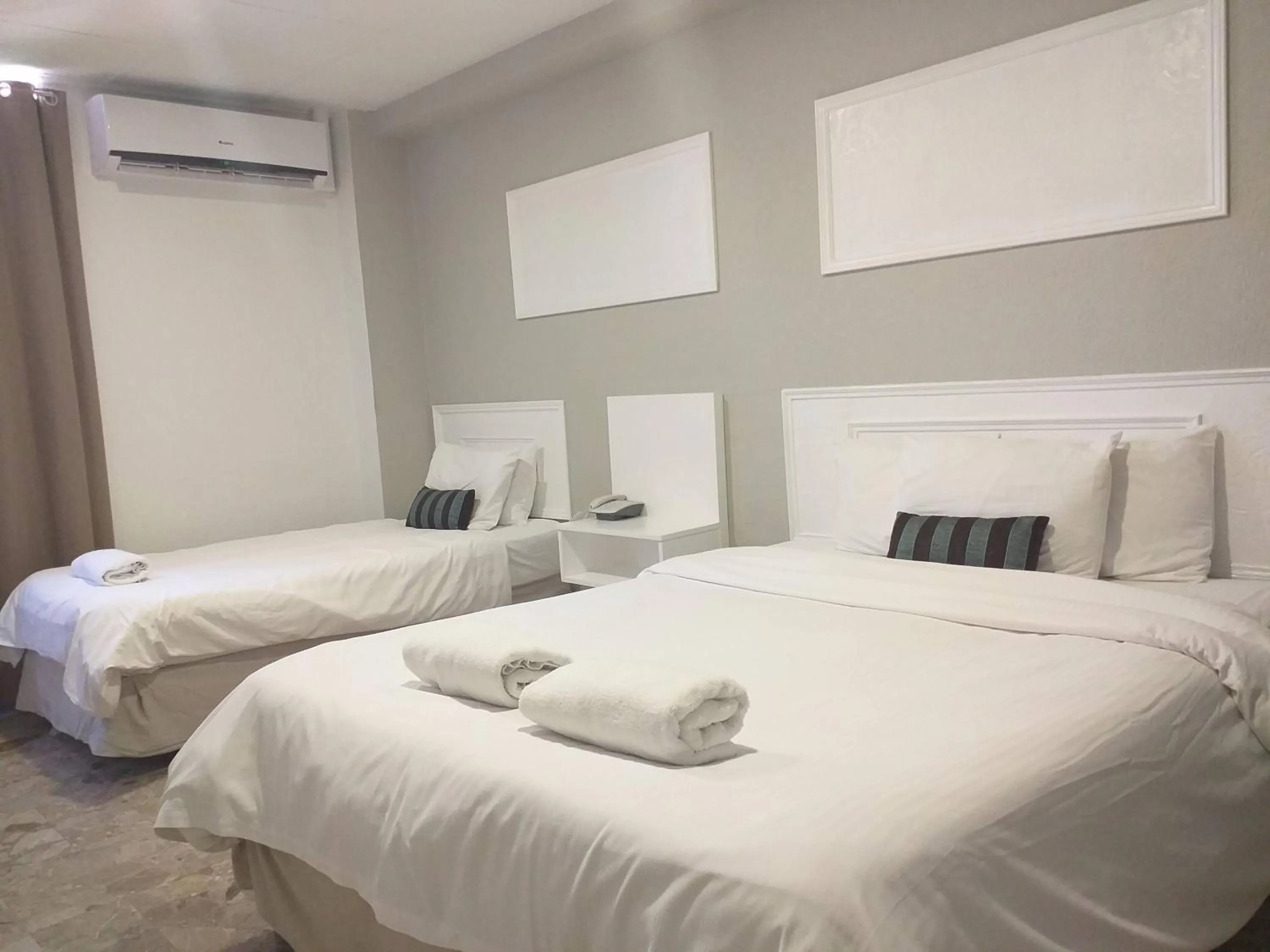 Bed in San Marco Hotel Curacao & Casino