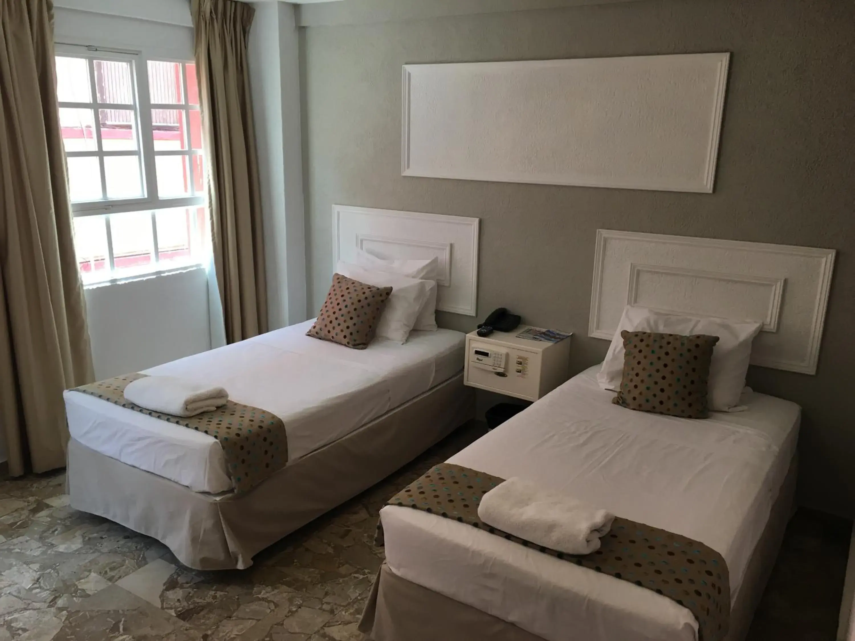 Twin Room in San Marco Hotel Curacao & Casino Twin Room in San Marco Hotel Curacao & Casino